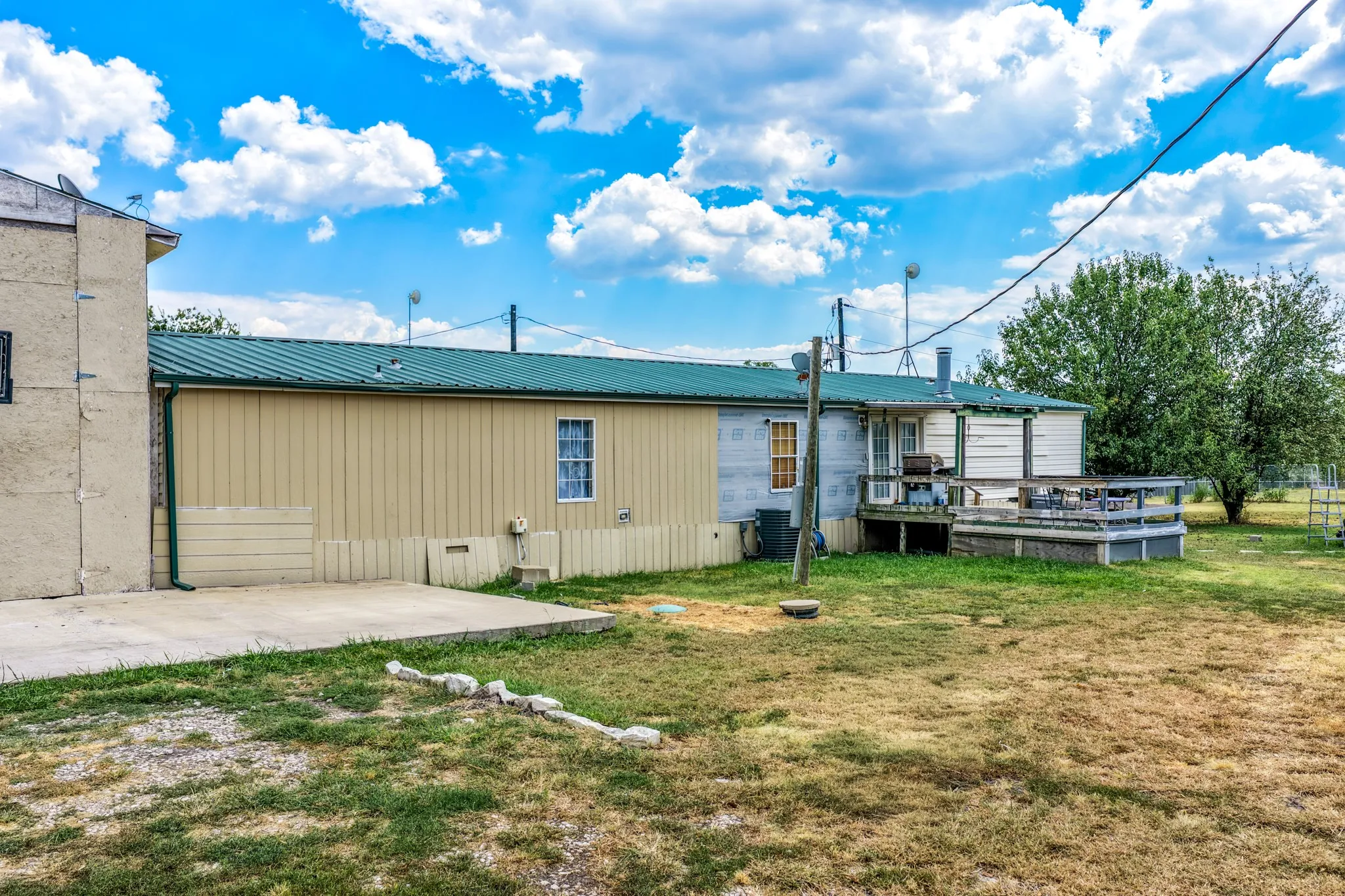 Manufactured Home For Sale in Hunt County , 2340 Fm 36 S, Caddo Mills, Texas 75135, 2 Bedroom, 2 Bathroom, 2 Garage spaces, 2,280 Sqft, built in 2007, mls#21374263, Real Estate Agent in Caddo Mills, Homes For Sale in Hunt county, Homes For Sale in Caddo Mills, Realtor in Caddo Mills Texas, Real Estate Brokerage Independent Realty Texas, Luminita Cordes Realtor
