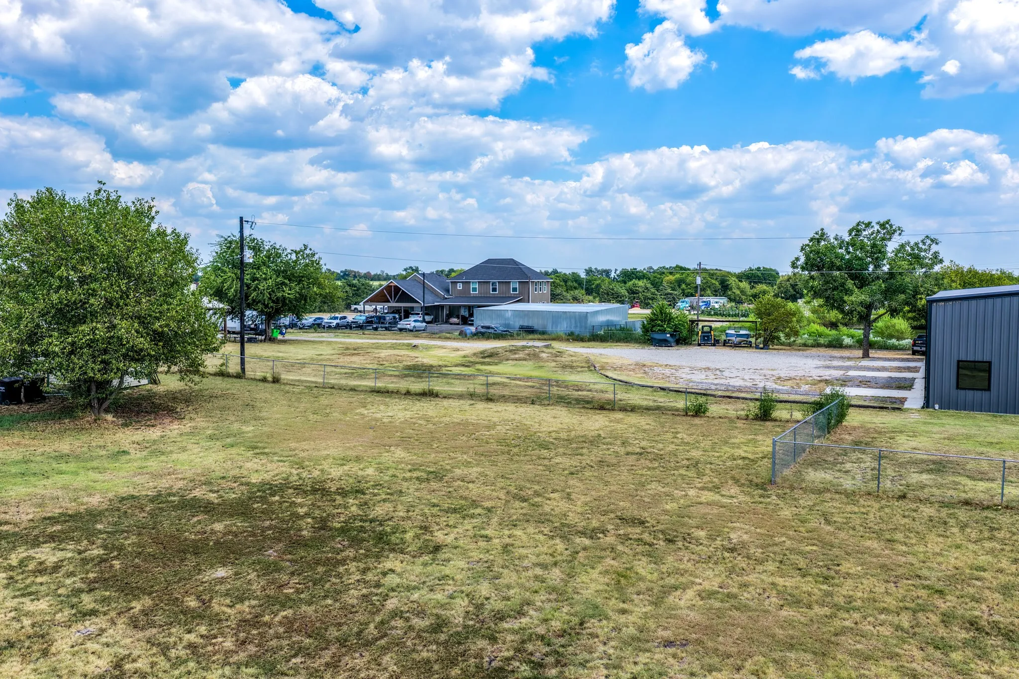 Manufactured Home For Sale in Hunt County , 2340 Fm 36 S, Caddo Mills, Texas 75135, 2 Bedroom, 2 Bathroom, 2 Garage spaces, 2,280 Sqft, built in 2007, mls#21374263, Real Estate Agent in Caddo Mills, Homes For Sale in Hunt county, Homes For Sale in Caddo Mills, Realtor in Caddo Mills Texas, Real Estate Brokerage Independent Realty Texas, Luminita Cordes Realtor