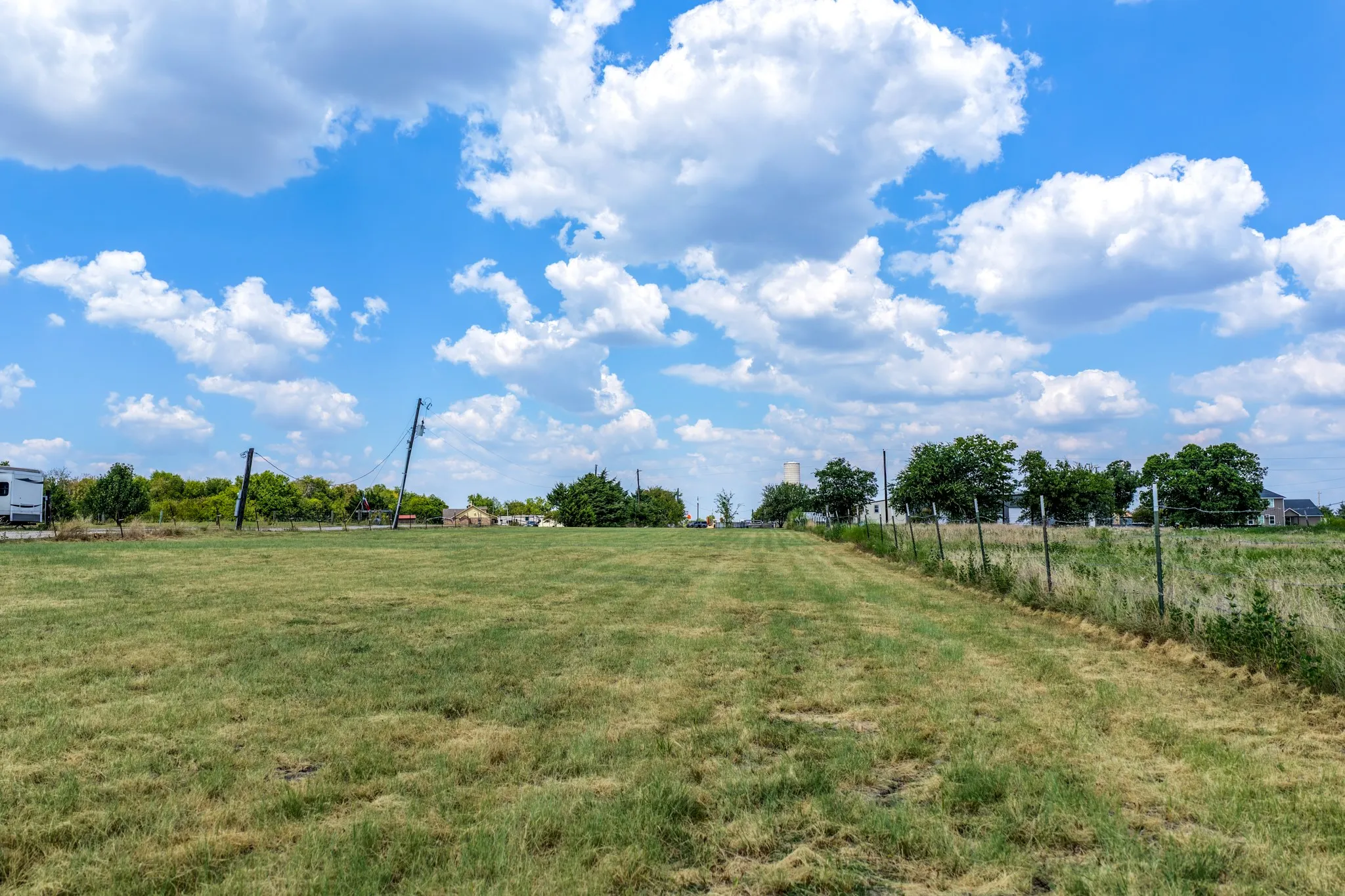 Manufactured Home For Sale in Hunt County , 2340 Fm 36 S, Caddo Mills, Texas 75135, 2 Bedroom, 2 Bathroom, 2 Garage spaces, 2,280 Sqft, built in 2007, mls#21374263, Real Estate Agent in Caddo Mills, Homes For Sale in Hunt county, Homes For Sale in Caddo Mills, Realtor in Caddo Mills Texas, Real Estate Brokerage Independent Realty Texas, Luminita Cordes Realtor