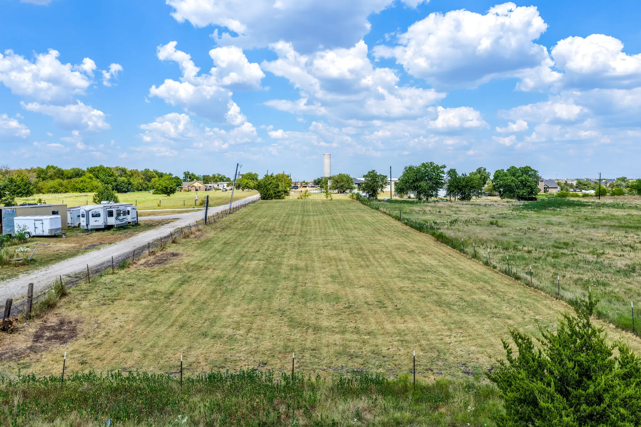 Manufactured Home For Sale in Hunt County , 2340 Fm 36 S, Caddo Mills, Texas 75135, 2 Bedroom, 2 Bathroom, 2 Garage spaces, 2,280 Sqft, built in 2007, mls#21374263, Real Estate Agent in Caddo Mills, Homes For Sale in Hunt county, Homes For Sale in Caddo Mills, Realtor in Caddo Mills Texas, Real Estate Brokerage Independent Realty Texas, Luminita Cordes Realtor