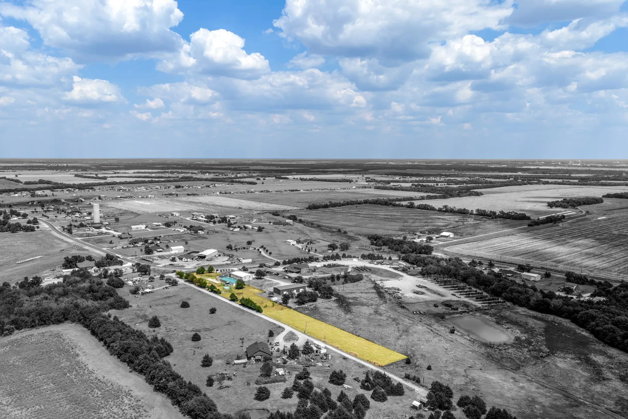 Manufactured Home For Sale in Hunt County , 2340 Fm 36 S, Caddo Mills, Texas 75135, 2 Bedroom, 2 Bathroom, 2 Garage spaces, 2,280 Sqft, built in 2007, mls#21374263, Real Estate Agent in Caddo Mills, Homes For Sale in Hunt county, Homes For Sale in Caddo Mills, Realtor in Caddo Mills Texas, Real Estate Brokerage Independent Realty Texas, Luminita Cordes Realtor