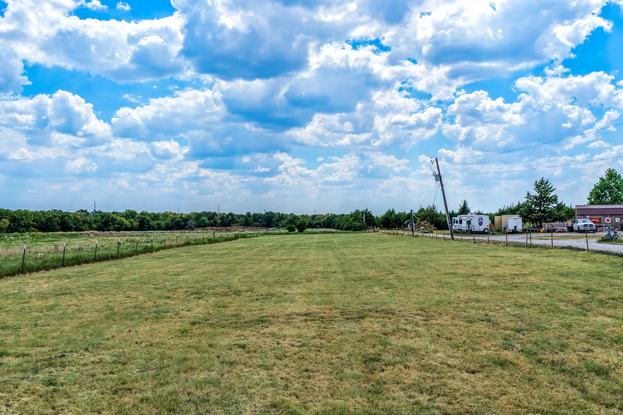 Manufactured Home For Sale in Hunt County , 2340 Fm 36 S, Caddo Mills, Texas 75135, 2 Bedroom, 2 Bathroom, 2 Garage spaces, 2,280 Sqft, built in 2007, mls#21374263, Real Estate Agent in Caddo Mills, Homes For Sale in Hunt county, Homes For Sale in Caddo Mills, Realtor in Caddo Mills Texas, Real Estate Brokerage Independent Realty Texas, Luminita Cordes Realtor