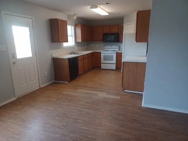 Single Family Residence For Rent in Kaufman County , 1025 Bainbridge Lane, Forney, Texas 75126, 3 Bedroom, 2 Bathroom, 2 Garage spaces, 1,509 Sqft, built in 2002, mls#21381053, Real Estate Agent in Forney, Homes For Rent in Kaufman county, Homes For Rent in Forney, Realtor in Forney Texas, Real Estate Brokerage Independent Realty Texas, Luminita Cordes Realtor