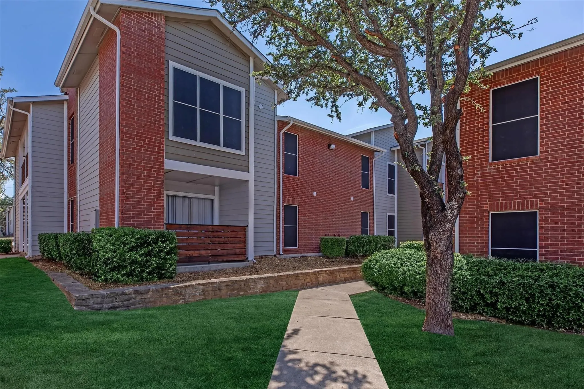 Apartment For Rent in Dallas County , 1826 Esters Road 3025, Irving, Texas 75061, 1 Bedroom, 1 Bathroom, Garage spaces, 38,386 Sqft, built in 1985, mls#21381024, Real Estate Agent in Irving, Homes For Rent in Dallas county, Homes For Rent in Irving, Realtor in Irving Texas, Real Estate Brokerage Independent Realty Texas, Luminita Cordes Realtor