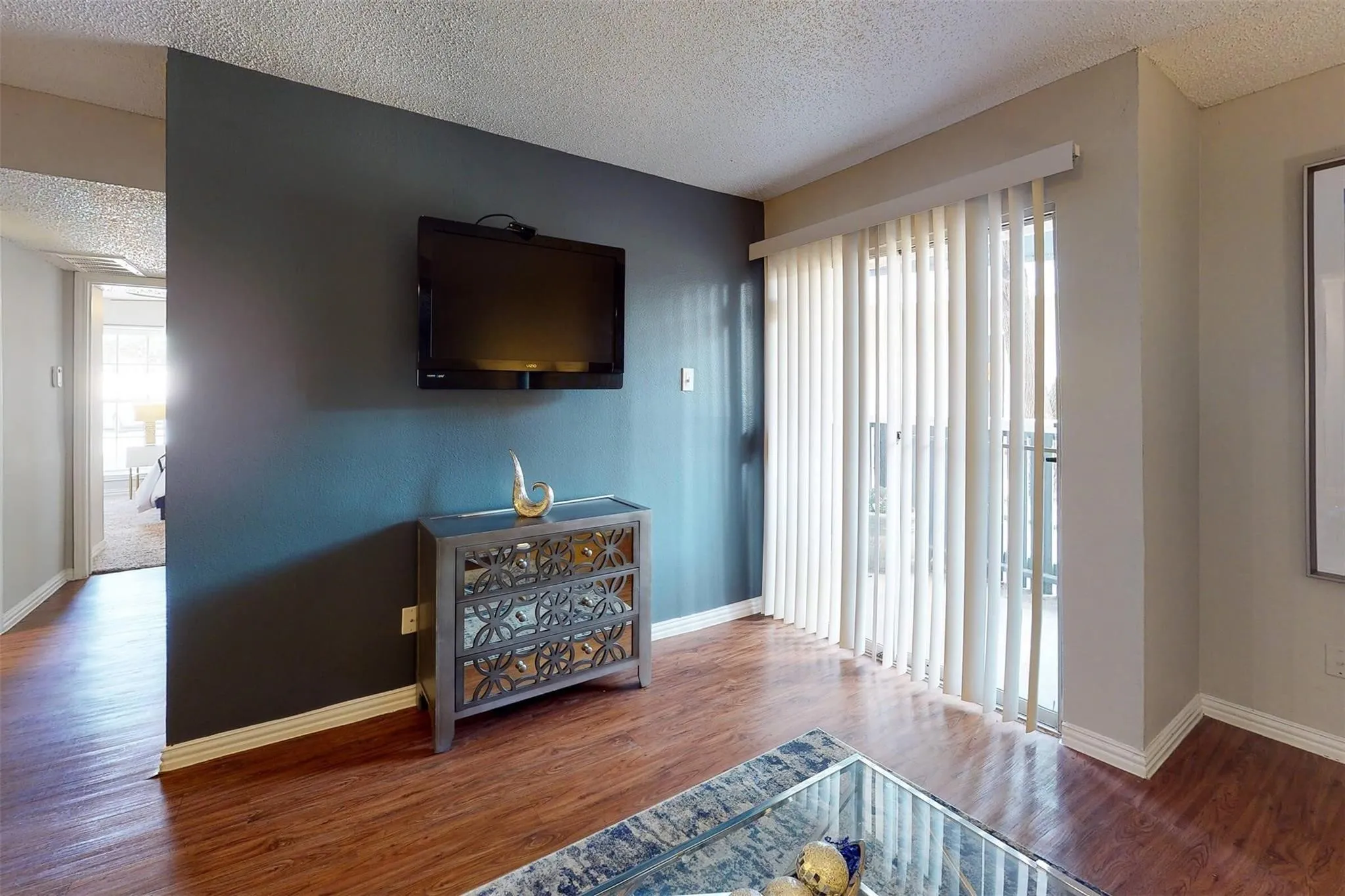 Apartment For Rent in Dallas County , 1826 Esters Road 3025, Irving, Texas 75061, 1 Bedroom, 1 Bathroom, Garage spaces, 38,386 Sqft, built in 1985, mls#21381024, Real Estate Agent in Irving, Homes For Rent in Dallas county, Homes For Rent in Irving, Realtor in Irving Texas, Real Estate Brokerage Independent Realty Texas, Luminita Cordes Realtor