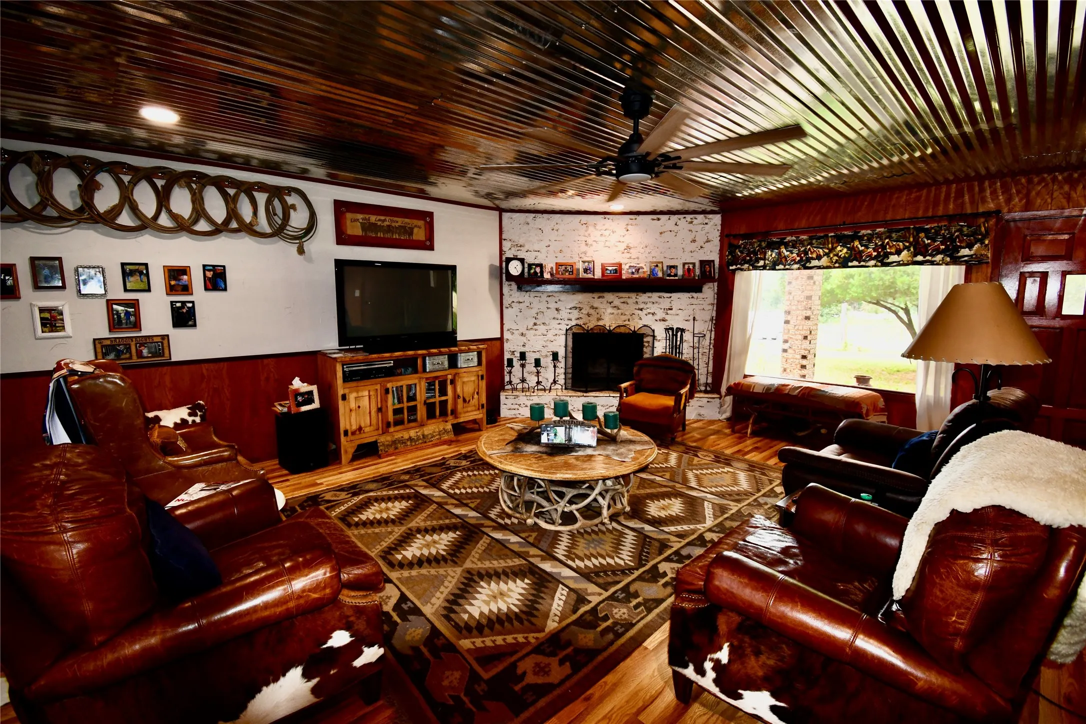 Single Family Residence For Sale in Comanche County , 324 County Road 317, Comanche, Texas 76442, 3 Bedroom, 2 Bathroom, Garage spaces, 1,943 Sqft, built in 1947, mls#21381056, Real Estate Agent in Comanche, Homes For Sale in Comanche county, Homes For Sale in Comanche, Realtor in Comanche Texas, Real Estate Brokerage Independent Realty Texas, Luminita Cordes Realtor