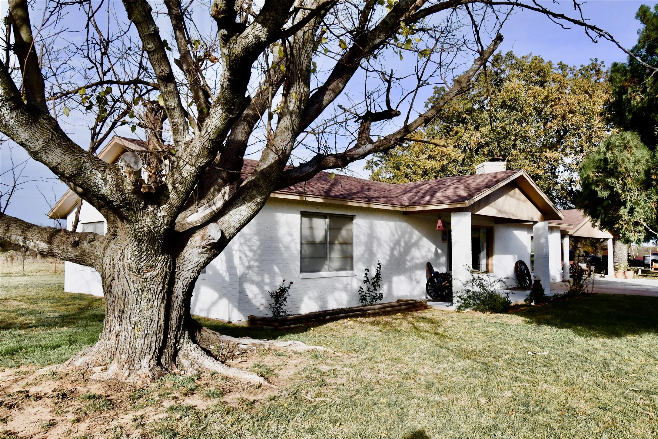 Single Family Residence For Sale in Comanche County , 324 County Road 317, Comanche, Texas 76442, 3 Bedroom, 2 Bathroom, Garage spaces, 1,943 Sqft, built in 1947, mls#21381056, Real Estate Agent in Comanche, Homes For Sale in Comanche county, Homes For Sale in Comanche, Realtor in Comanche Texas, Real Estate Brokerage Independent Realty Texas, Luminita Cordes Realtor