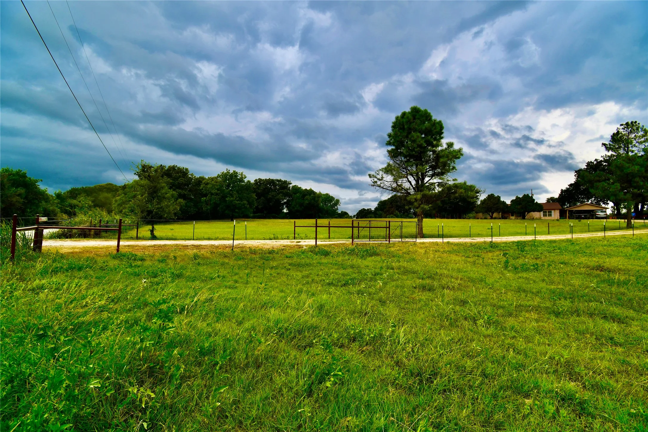 Single Family Residence For Sale in Comanche County , 324 County Road 317, Comanche, Texas 76442, 3 Bedroom, 2 Bathroom, Garage spaces, 1,943 Sqft, built in 1947, mls#21381056, Real Estate Agent in Comanche, Homes For Sale in Comanche county, Homes For Sale in Comanche, Realtor in Comanche Texas, Real Estate Brokerage Independent Realty Texas, Luminita Cordes Realtor