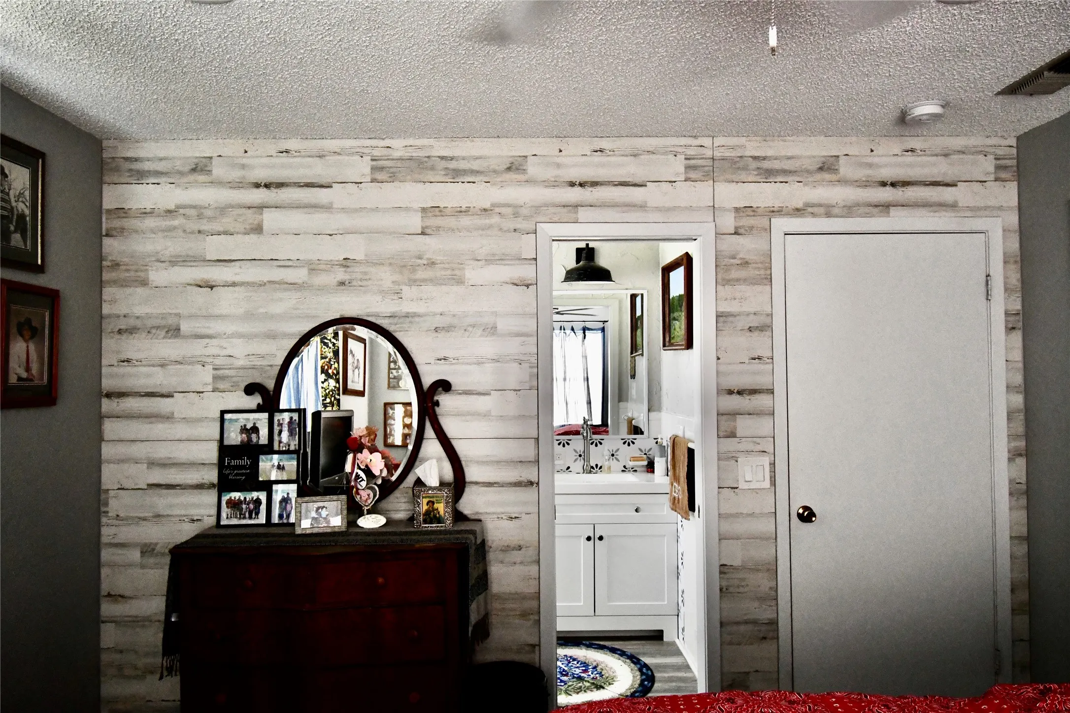 Single Family Residence For Sale in Comanche County , 324 County Road 317, Comanche, Texas 76442, 3 Bedroom, 2 Bathroom, Garage spaces, 1,943 Sqft, built in 1947, mls#21381056, Real Estate Agent in Comanche, Homes For Sale in Comanche county, Homes For Sale in Comanche, Realtor in Comanche Texas, Real Estate Brokerage Independent Realty Texas, Luminita Cordes Realtor