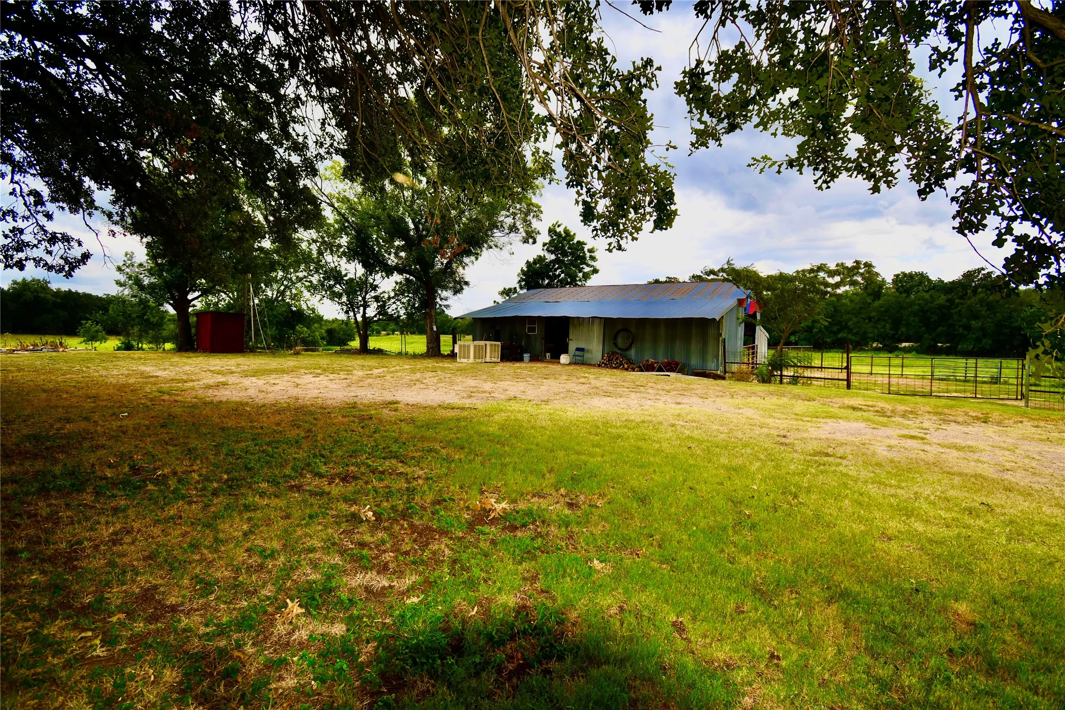 Single Family Residence For Sale in Comanche County , 324 County Road 317, Comanche, Texas 76442, 3 Bedroom, 2 Bathroom, Garage spaces, 1,943 Sqft, built in 1947, mls#21381056, Real Estate Agent in Comanche, Homes For Sale in Comanche county, Homes For Sale in Comanche, Realtor in Comanche Texas, Real Estate Brokerage Independent Realty Texas, Luminita Cordes Realtor