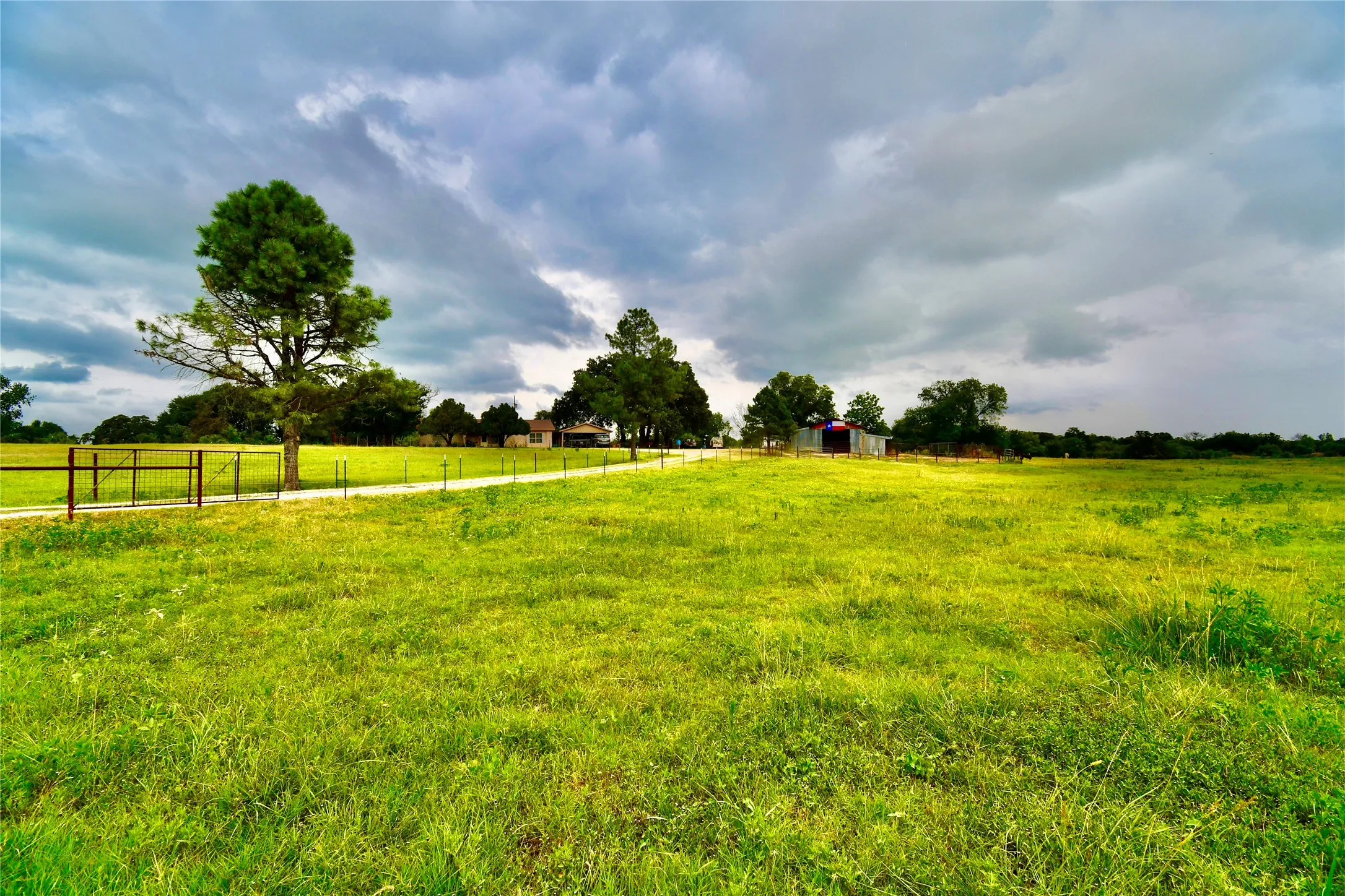 Single Family Residence For Sale in Comanche County , 324 County Road 317, Comanche, Texas 76442, 3 Bedroom, 2 Bathroom, Garage spaces, 1,943 Sqft, built in 1947, mls#21381056, Real Estate Agent in Comanche, Homes For Sale in Comanche county, Homes For Sale in Comanche, Realtor in Comanche Texas, Real Estate Brokerage Independent Realty Texas, Luminita Cordes Realtor