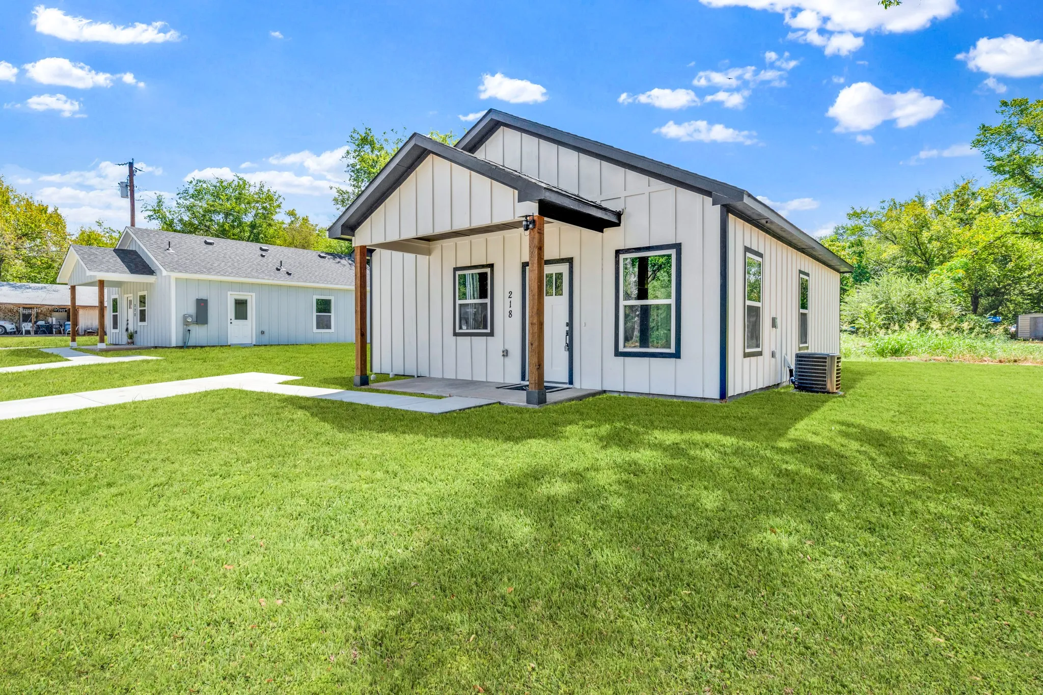 Single Family Residence For Sale in Hopkins County , 218 Calvert Street, Sulphur Springs, Texas 75482, 2 Bedroom, 2 Bathroom, Garage spaces, 862 Sqft, built in 2026, mls#21380266, Real Estate Agent in Sulphur Springs, Homes For Sale in Hopkins county, Homes For Sale in Sulphur Springs, Realtor in Sulphur Springs Texas, Real Estate Brokerage Independent Realty Texas, Luminita Cordes Realtor