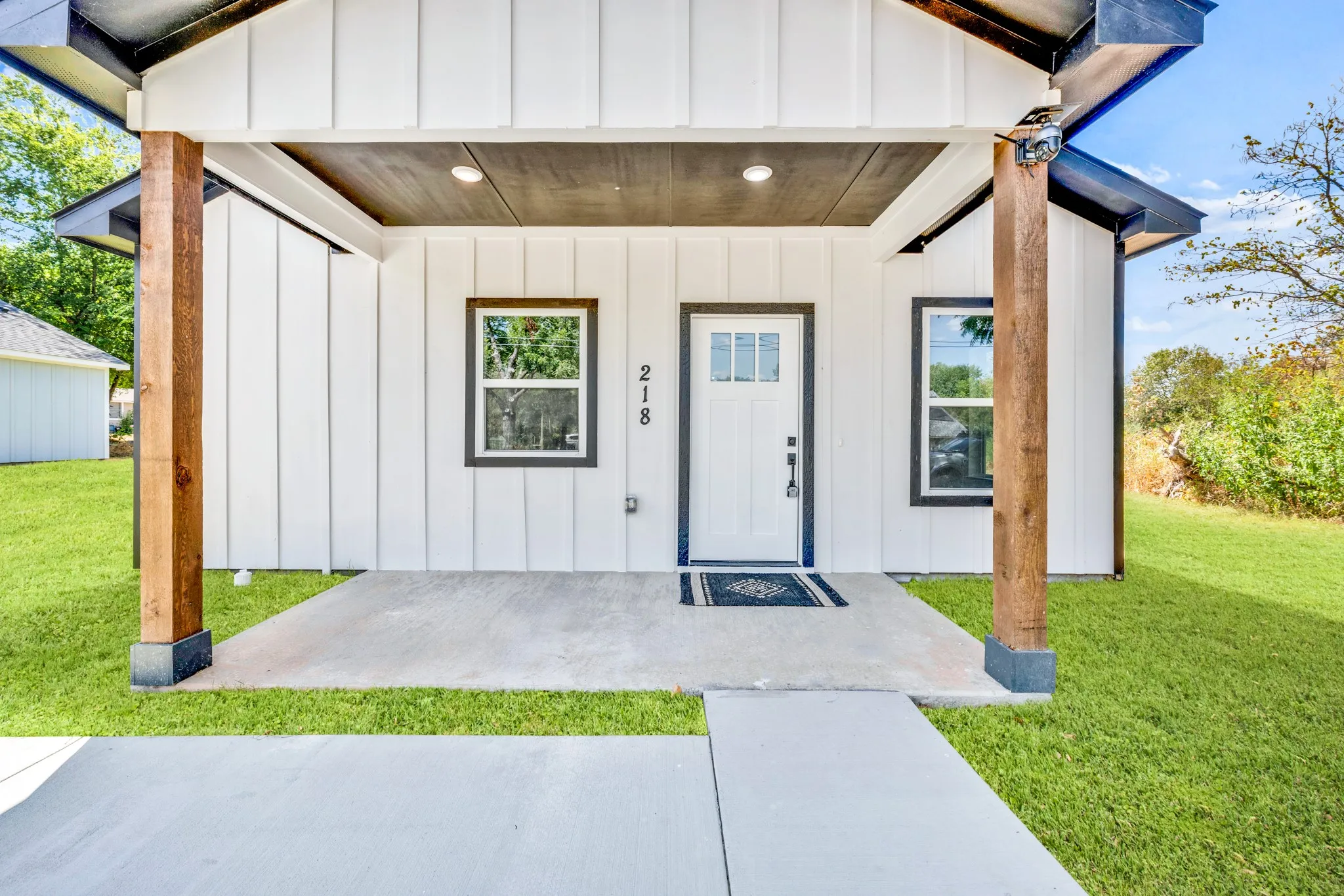 Single Family Residence For Sale in Hopkins County , 218 Calvert Street, Sulphur Springs, Texas 75482, 2 Bedroom, 2 Bathroom, Garage spaces, 862 Sqft, built in 2026, mls#21380266, Real Estate Agent in Sulphur Springs, Homes For Sale in Hopkins county, Homes For Sale in Sulphur Springs, Realtor in Sulphur Springs Texas, Real Estate Brokerage Independent Realty Texas, Luminita Cordes Realtor