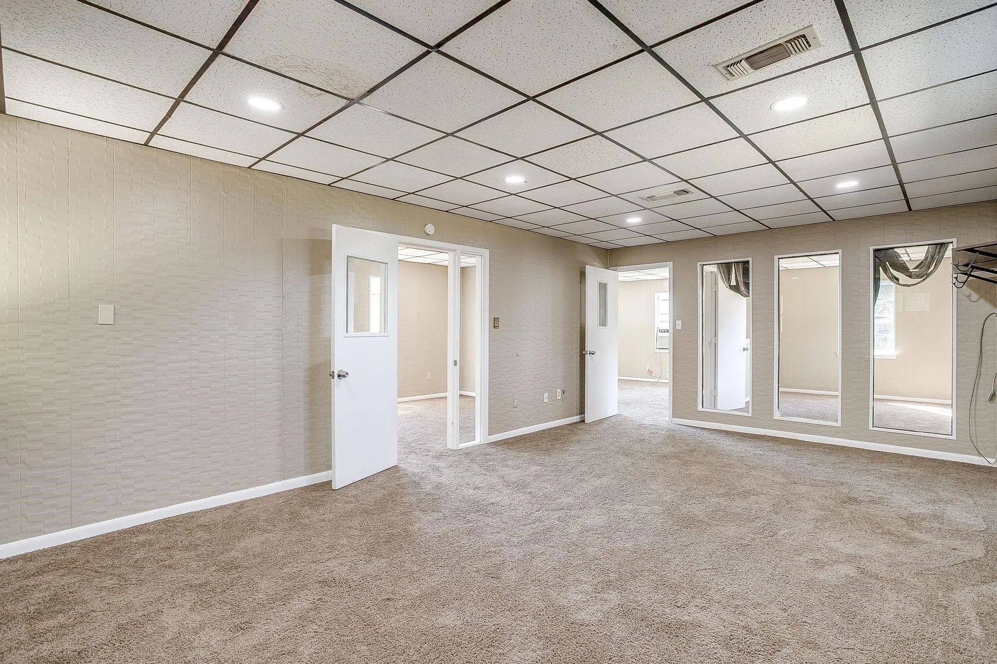 Office For Sale in Johnson County , 1060 S Burleson Boulevard, Burleson, Texas 76028, 0, 0, Garage spaces, 0 Sqft, built in 1969, mls#21381062, Real Estate Agent in Burleson, Homes For Sale in Johnson county, Homes For Sale in Burleson, Realtor in Burleson Texas, Real Estate Brokerage Independent Realty Texas, Luminita Cordes Realtor