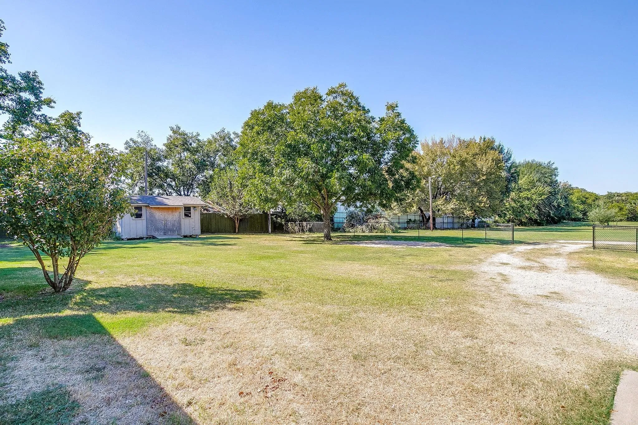 Office For Sale in Johnson County , 1060 S Burleson Boulevard, Burleson, Texas 76028, 0, 0, Garage spaces, 0 Sqft, built in 1969, mls#21381062, Real Estate Agent in Burleson, Homes For Sale in Johnson county, Homes For Sale in Burleson, Realtor in Burleson Texas, Real Estate Brokerage Independent Realty Texas, Luminita Cordes Realtor