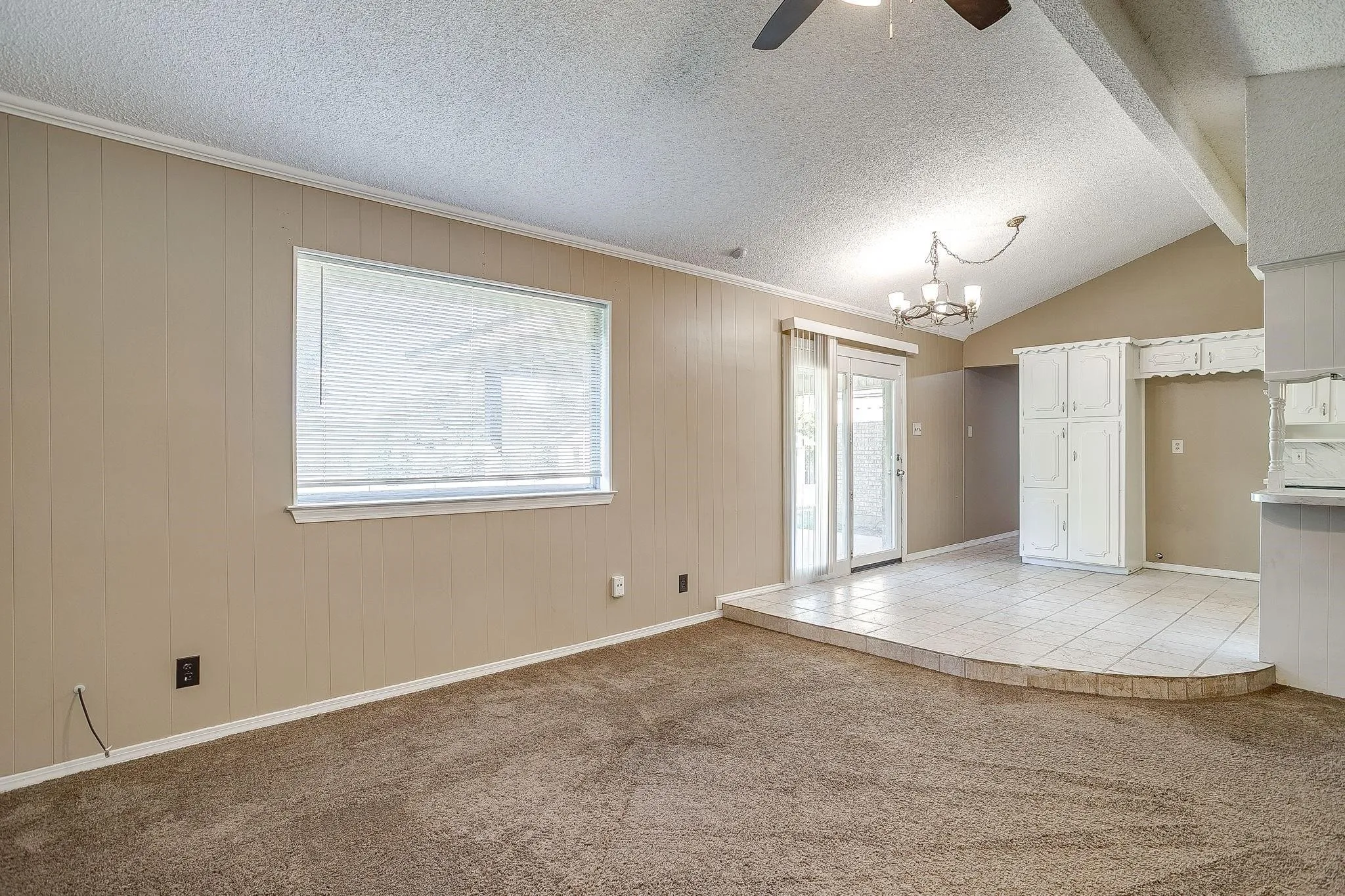 Office For Sale in Johnson County , 1060 S Burleson Boulevard, Burleson, Texas 76028, 0, 0, Garage spaces, 0 Sqft, built in 1969, mls#21381062, Real Estate Agent in Burleson, Homes For Sale in Johnson county, Homes For Sale in Burleson, Realtor in Burleson Texas, Real Estate Brokerage Independent Realty Texas, Luminita Cordes Realtor