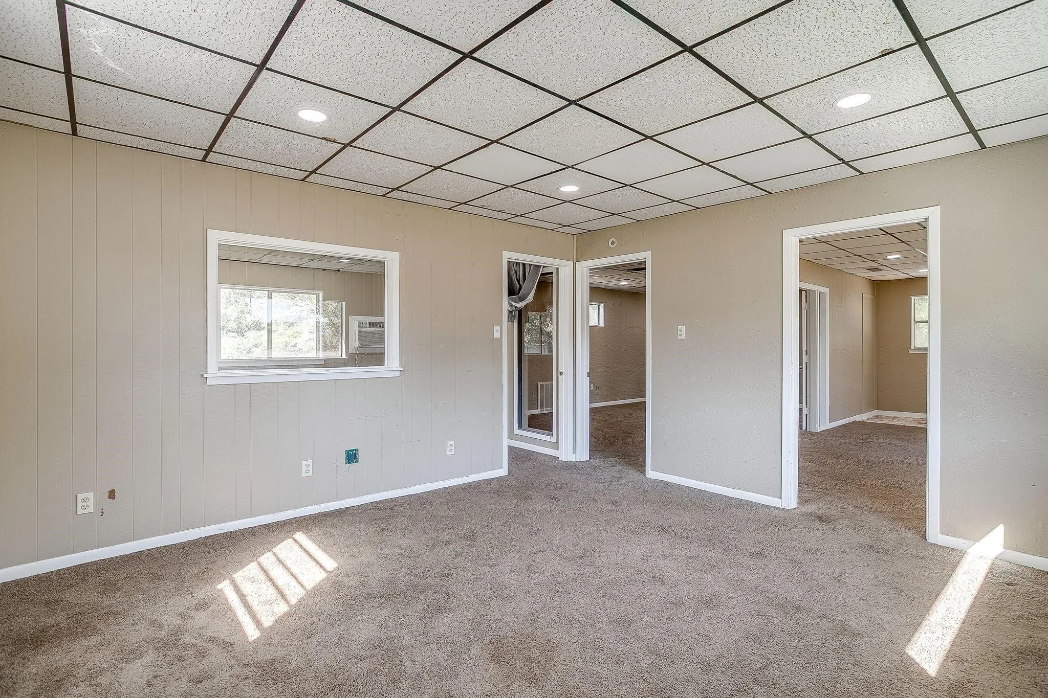 Office For Sale in Johnson County , 1060 S Burleson Boulevard, Burleson, Texas 76028, 0, 0, Garage spaces, 0 Sqft, built in 1969, mls#21381062, Real Estate Agent in Burleson, Homes For Sale in Johnson county, Homes For Sale in Burleson, Realtor in Burleson Texas, Real Estate Brokerage Independent Realty Texas, Luminita Cordes Realtor