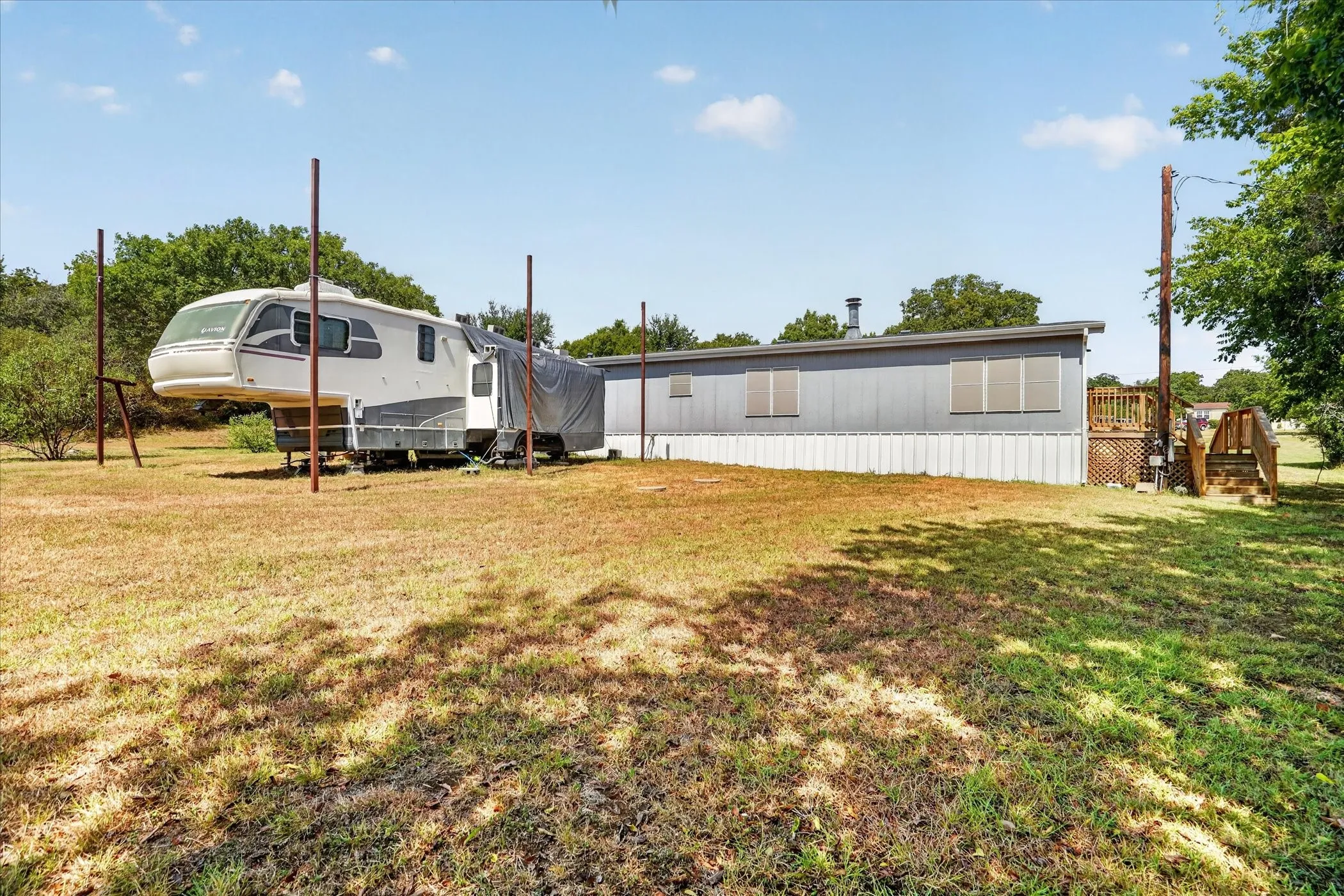 Mobile Home For Sale in Johnson County , 824 Quail Run, Cleburne, Texas 76031, 3 Bedroom, 2 Bathroom, Garage spaces, 1,624 Sqft, built in 1992, mls#21381012, Real Estate Agent in Cleburne, Homes For Sale in Johnson county, Homes For Sale in Cleburne, Realtor in Cleburne Texas, Real Estate Brokerage Independent Realty Texas, Luminita Cordes Realtor