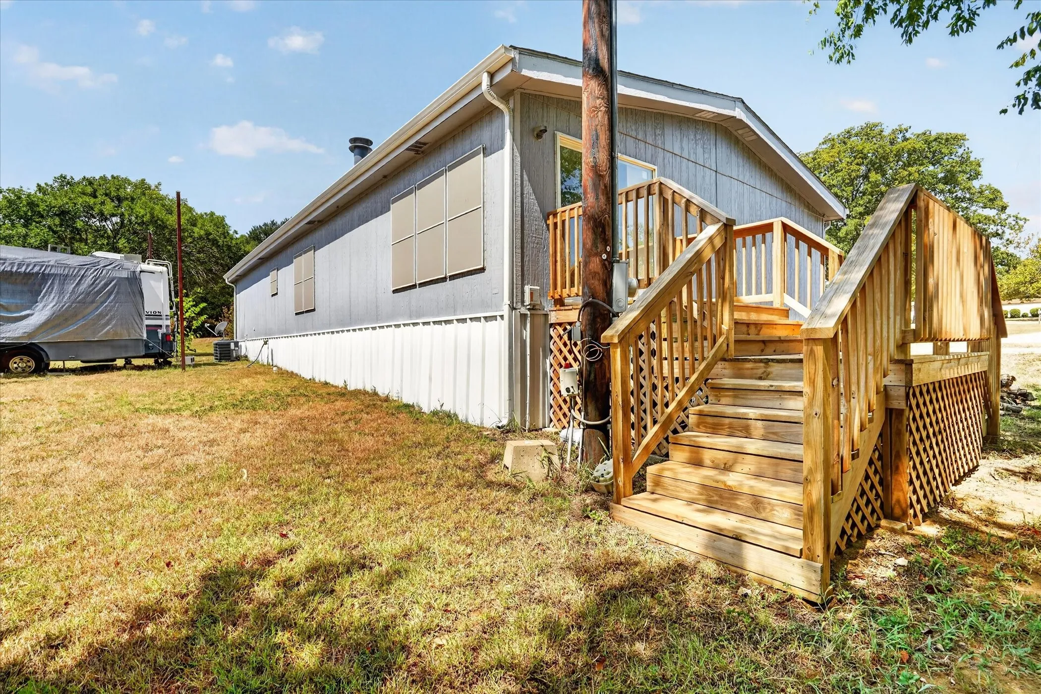 Mobile Home For Sale in Johnson County , 824 Quail Run, Cleburne, Texas 76031, 3 Bedroom, 2 Bathroom, Garage spaces, 1,624 Sqft, built in 1992, mls#21381012, Real Estate Agent in Cleburne, Homes For Sale in Johnson county, Homes For Sale in Cleburne, Realtor in Cleburne Texas, Real Estate Brokerage Independent Realty Texas, Luminita Cordes Realtor