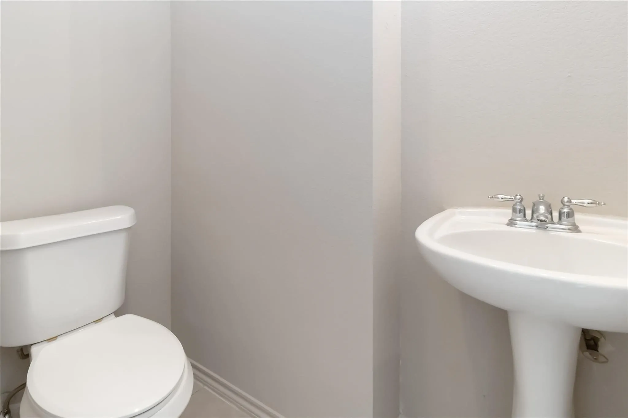 Single Family Residence For Sale in Tarrant County , 2680 Silver Hill Drive, Fort Worth, Texas 76131, 3 Bedroom, 3 Bathroom, 2 Garage spaces, 1,773 Sqft, built in 2003, mls#21381068, Real Estate Agent in Fort Worth, Homes For Sale in Tarrant county, Homes For Sale in Fort Worth, Realtor in Fort Worth Texas, Real Estate Brokerage Independent Realty Texas, Luminita Cordes Realtor