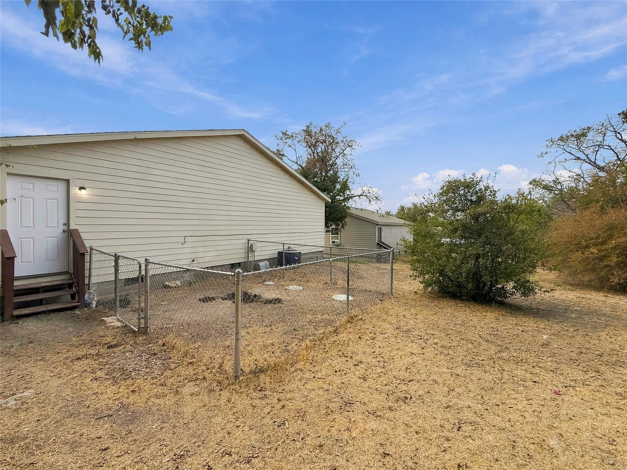Single Family Residence For Rent in Hood County , 2503 Woodhaven Drive, Granbury, Texas 76048, 3 Bedroom, 2 Bathroom, Garage spaces, 1,300 Sqft, built in 2014, mls#21381054, Real Estate Agent in Granbury, Homes For Rent in Hood county, Homes For Rent in Granbury, Realtor in Granbury Texas, Real Estate Brokerage Independent Realty Texas, Luminita Cordes Realtor