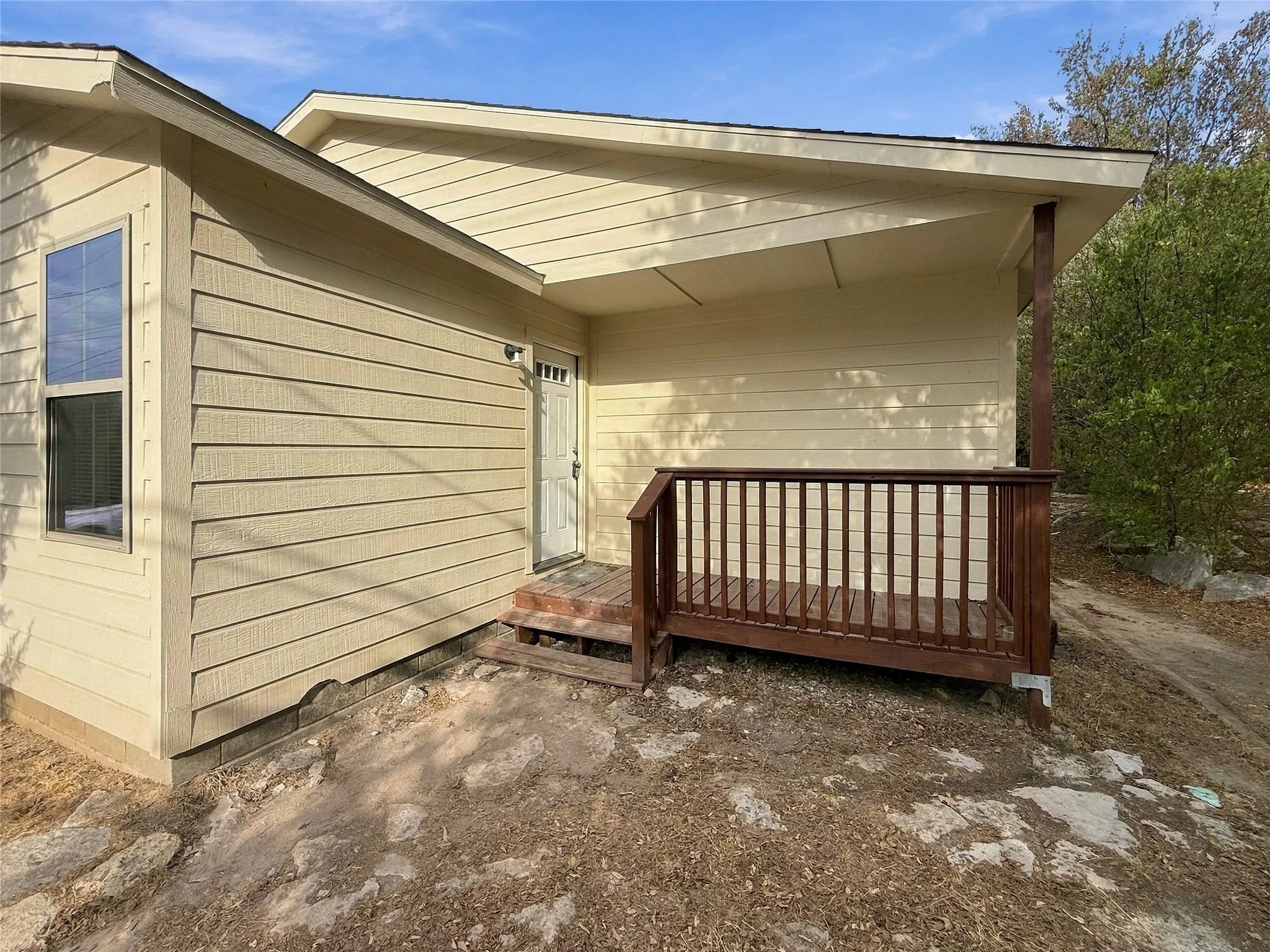 Single Family Residence For Rent in Hood County , 2503 Woodhaven Drive, Granbury, Texas 76048, 3 Bedroom, 2 Bathroom, Garage spaces, 1,300 Sqft, built in 2014, mls#21381054, Real Estate Agent in Granbury, Homes For Rent in Hood county, Homes For Rent in Granbury, Realtor in Granbury Texas, Real Estate Brokerage Independent Realty Texas, Luminita Cordes Realtor