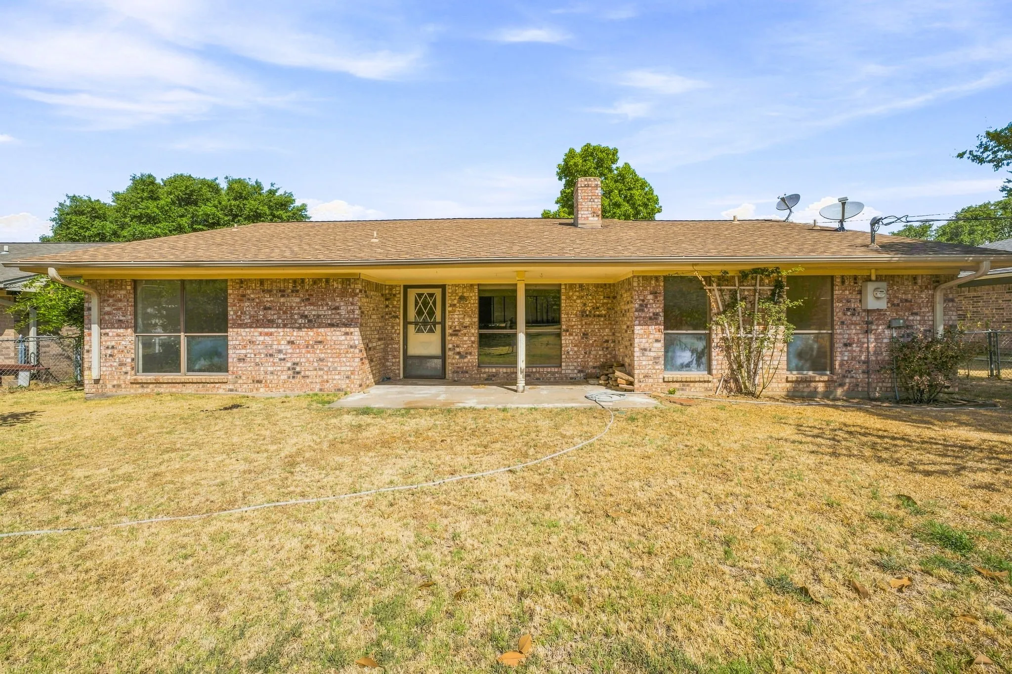 Single Family Residence For Sale in Erath County , 108 Sharp Drive, Stephenville, Texas 76401, 3 Bedroom, 2 Bathroom, 2 Garage spaces, 1,596 Sqft, built in 1979, mls#21381045, Real Estate Agent in Stephenville, Homes For Sale in Erath county, Homes For Sale in Stephenville, Realtor in Stephenville Texas, Real Estate Brokerage Independent Realty Texas, Luminita Cordes Realtor
