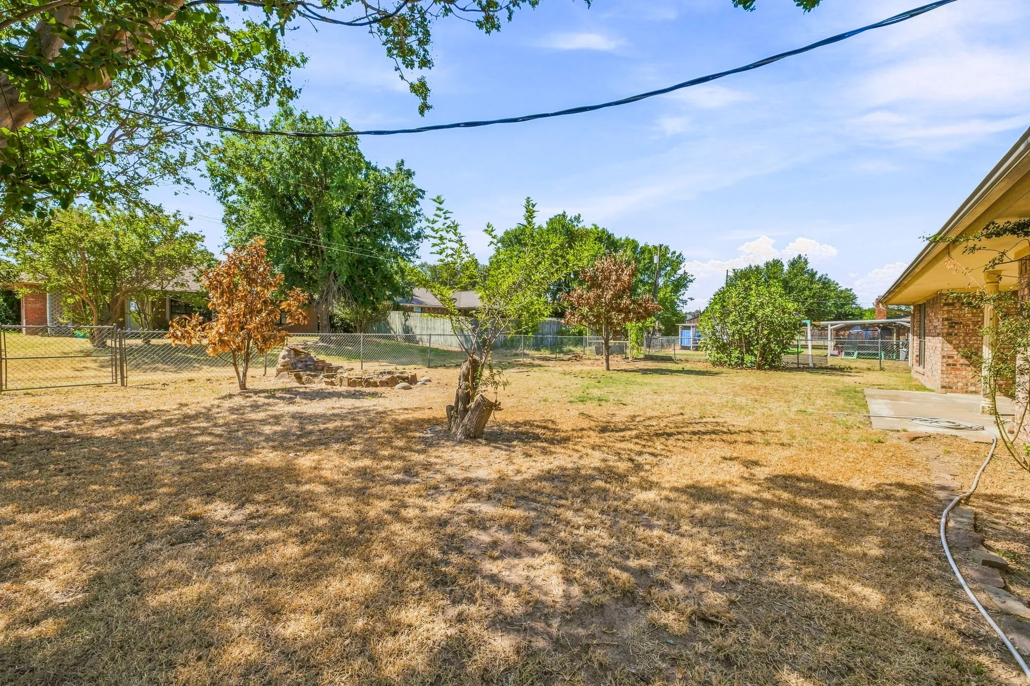 Single Family Residence For Sale in Erath County , 108 Sharp Drive, Stephenville, Texas 76401, 3 Bedroom, 2 Bathroom, 2 Garage spaces, 1,596 Sqft, built in 1979, mls#21381045, Real Estate Agent in Stephenville, Homes For Sale in Erath county, Homes For Sale in Stephenville, Realtor in Stephenville Texas, Real Estate Brokerage Independent Realty Texas, Luminita Cordes Realtor