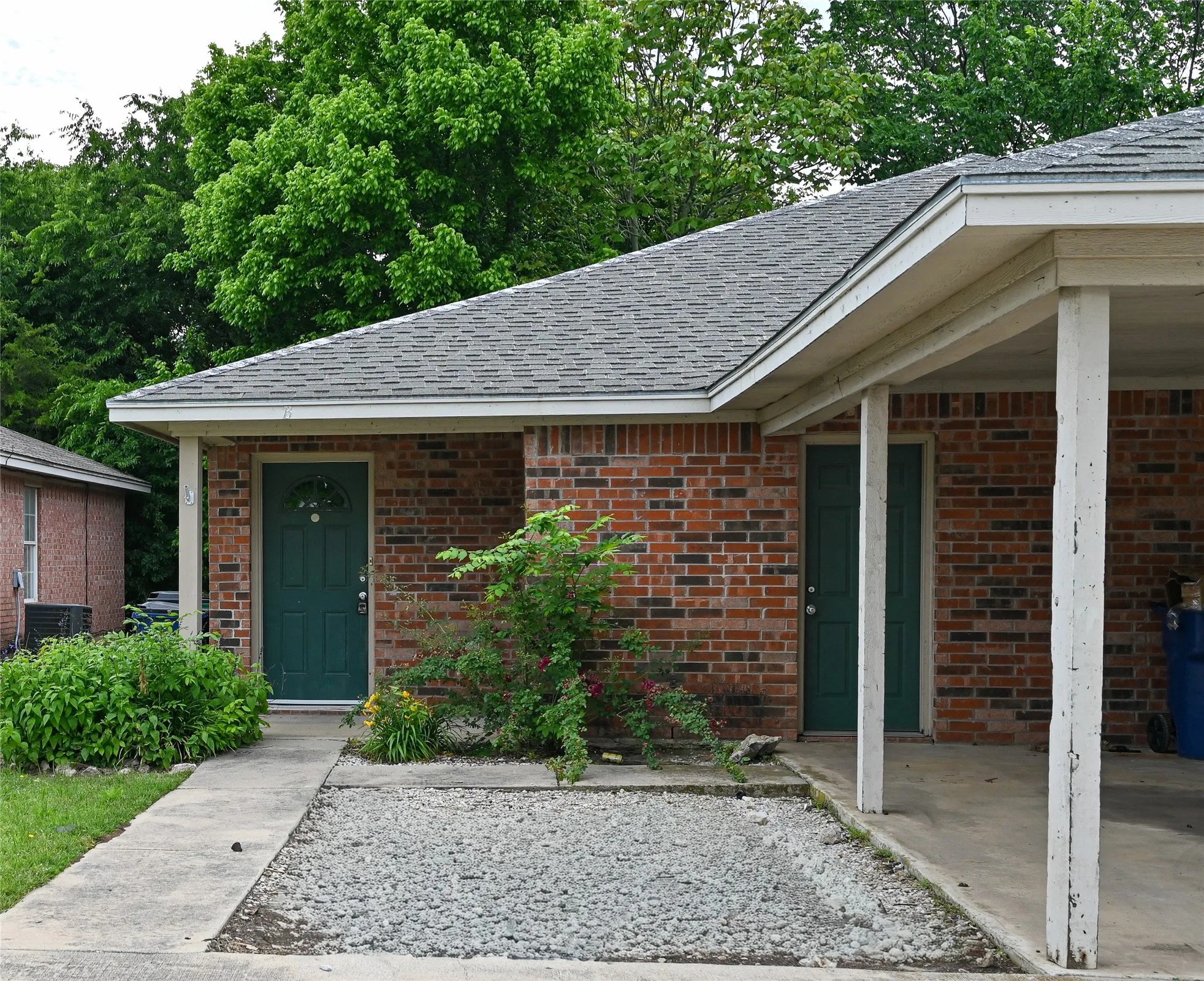 Duplex For Rent in Wise County , 502 N Sewell Drive B, Decatur, Texas 76234, 3 Bedroom, 2 Bathroom, Garage spaces, 1,200 Sqft, built in 1998, mls#21381069, Real Estate Agent in Decatur, Homes For Rent in Wise county, Homes For Rent in Decatur, Realtor in Decatur Texas, Real Estate Brokerage Independent Realty Texas, Luminita Cordes Realtor