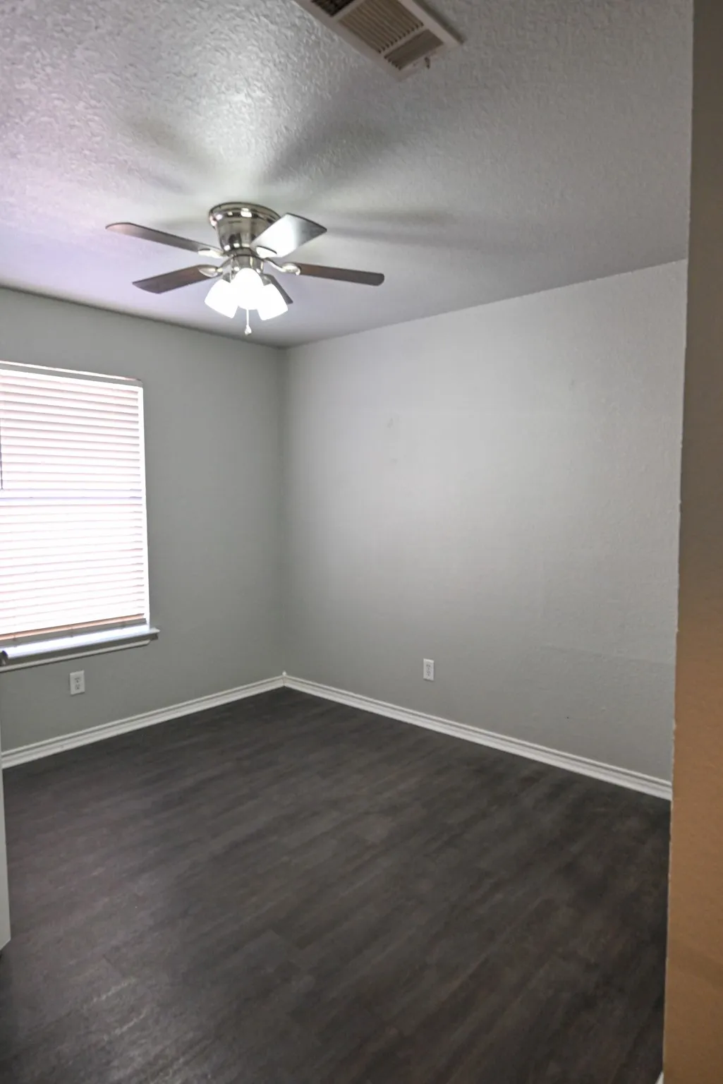 Duplex For Rent in Wise County , 502 N Sewell Drive B, Decatur, Texas 76234, 3 Bedroom, 2 Bathroom, Garage spaces, 1,200 Sqft, built in 1998, mls#21381069, Real Estate Agent in Decatur, Homes For Rent in Wise county, Homes For Rent in Decatur, Realtor in Decatur Texas, Real Estate Brokerage Independent Realty Texas, Luminita Cordes Realtor