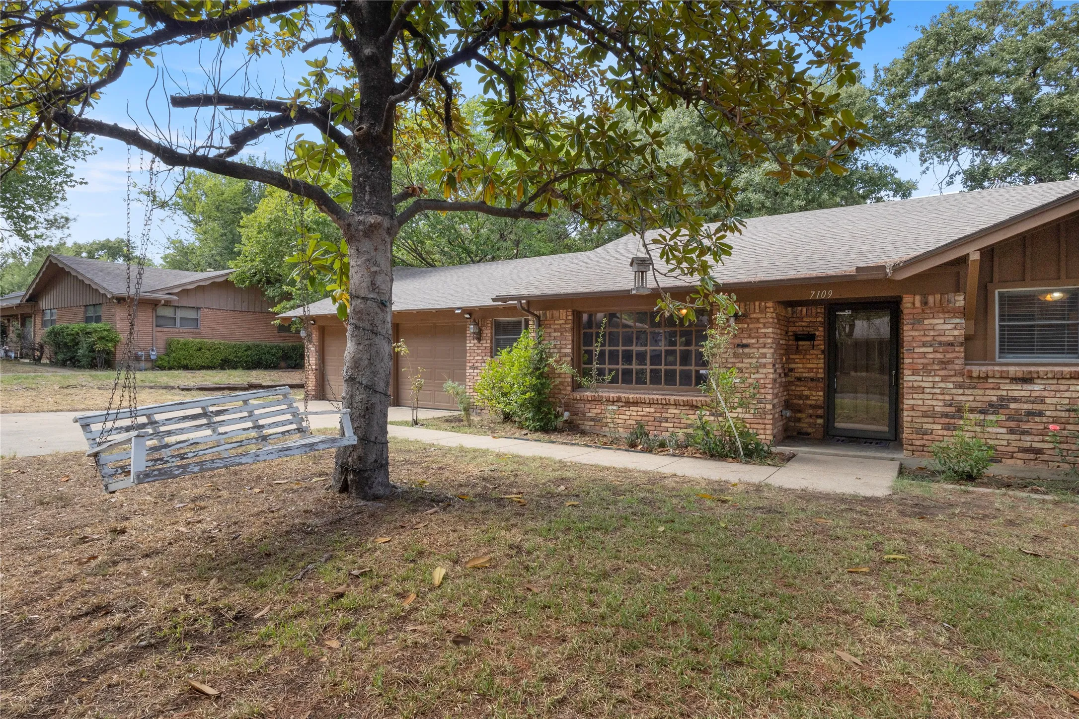 Single Family Residence For Rent in Tarrant County , 7109 Jewell Avenue, Fort Worth, Texas 76112, 3 Bedroom, 2 Bathroom, 2 Garage spaces, 1,842 Sqft, built in 1959, mls#21381077, Real Estate Agent in Fort Worth, Homes For Rent in Tarrant county, Homes For Rent in Fort Worth, Realtor in Fort Worth Texas, Real Estate Brokerage Independent Realty Texas, Luminita Cordes Realtor