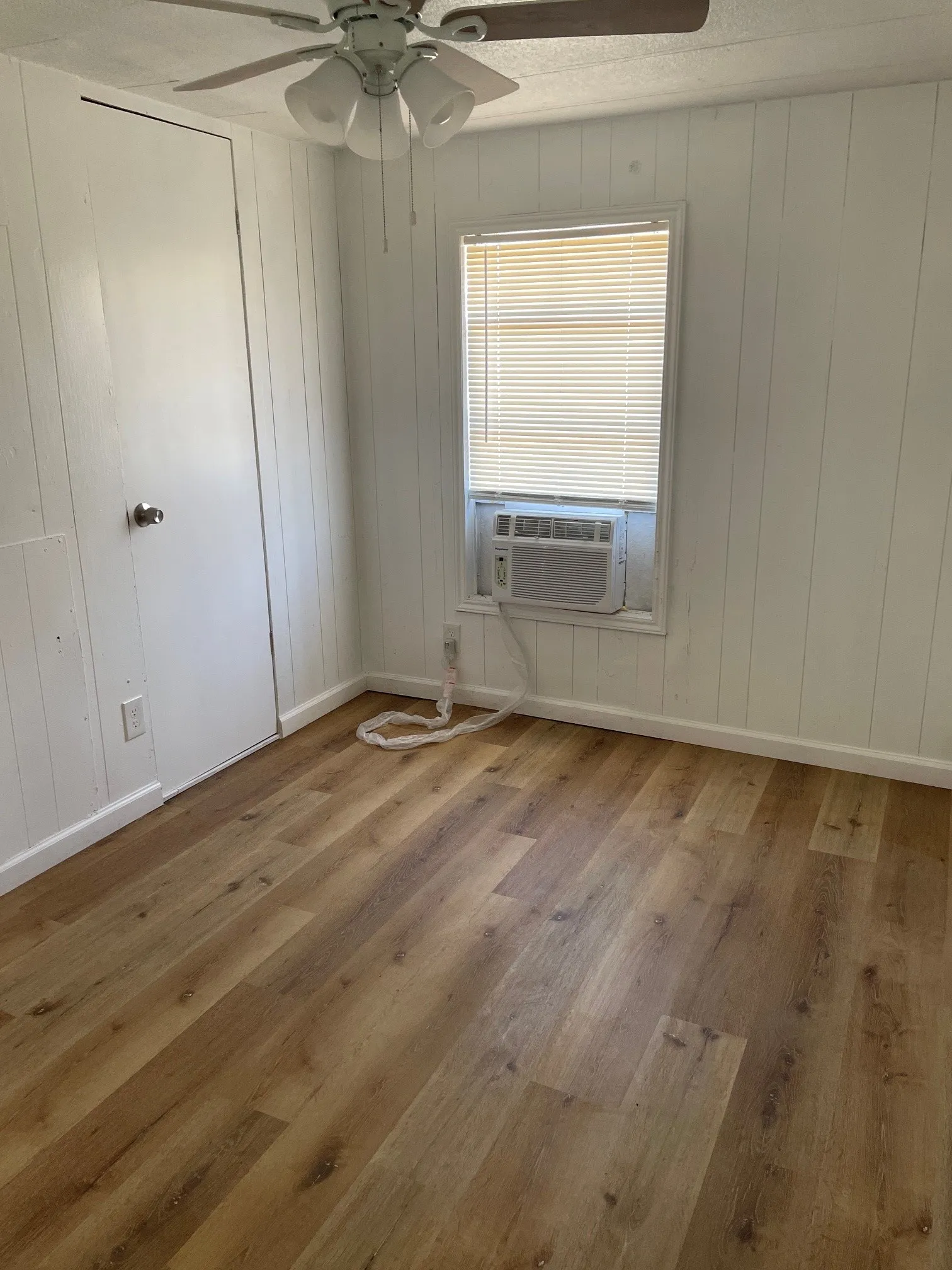 Mobile Home For Rent in Collin County , 1339 Genoveva Lane, Anna, Texas 75409, 3 Bedroom, 2 Bathroom, Garage spaces, 980 Sqft, built in 1981, mls#21381032, Real Estate Agent in Anna, Homes For Rent in Collin county, Homes For Rent in Anna, Realtor in Anna Texas, Real Estate Brokerage Independent Realty Texas, Luminita Cordes Realtor