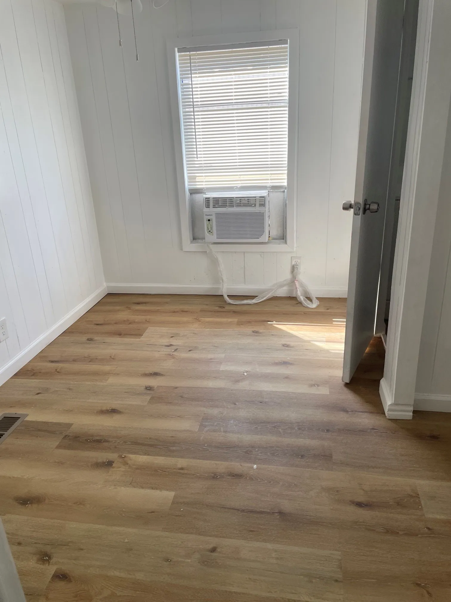 Mobile Home For Rent in Collin County , 1339 Genoveva Lane, Anna, Texas 75409, 3 Bedroom, 2 Bathroom, Garage spaces, 980 Sqft, built in 1981, mls#21381032, Real Estate Agent in Anna, Homes For Rent in Collin county, Homes For Rent in Anna, Realtor in Anna Texas, Real Estate Brokerage Independent Realty Texas, Luminita Cordes Realtor
