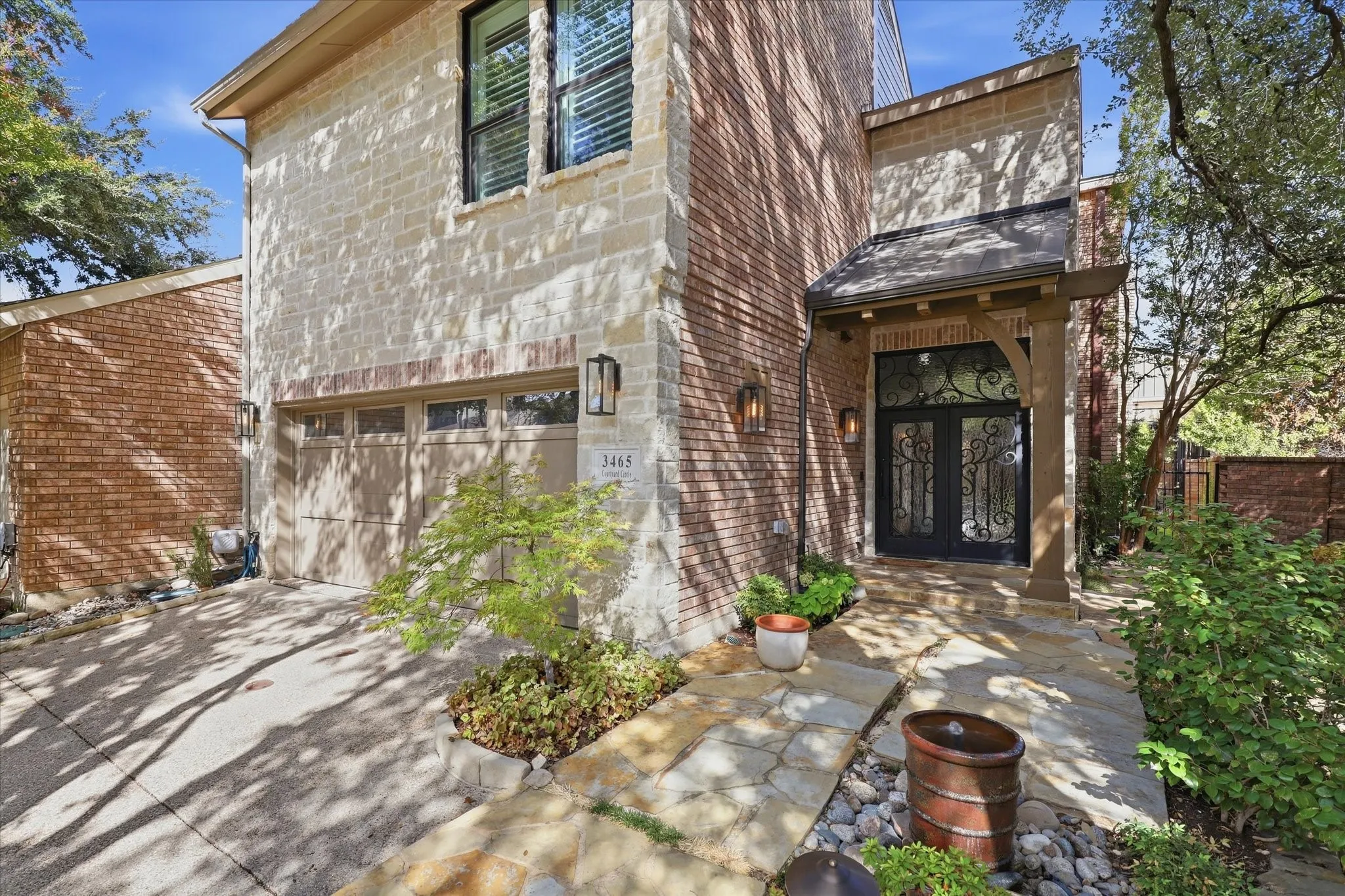 Townhouse For Sale in Dallas County , 3465 Courtyard Circle, Farmers Branch, Texas 75234, 3 Bedroom, 4 Bathroom, 2 Garage spaces, 3,618 Sqft, built in 1983, mls#21381084, Real Estate Agent in Farmers Branch, Homes For Sale in Dallas county, Homes For Sale in Farmers Branch, Realtor in Farmers Branch Texas, Real Estate Brokerage Independent Realty Texas, Luminita Cordes Realtor