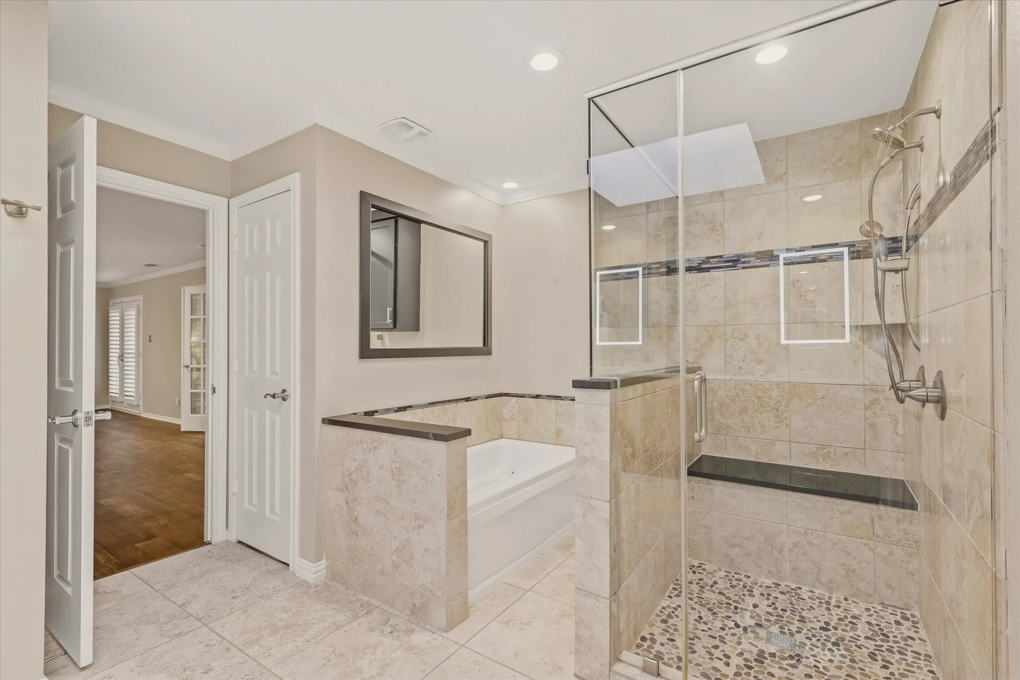 Townhouse For Sale in Dallas County , 3465 Courtyard Circle, Farmers Branch, Texas 75234, 3 Bedroom, 4 Bathroom, 2 Garage spaces, 3,618 Sqft, built in 1983, mls#21381084, Real Estate Agent in Farmers Branch, Homes For Sale in Dallas county, Homes For Sale in Farmers Branch, Realtor in Farmers Branch Texas, Real Estate Brokerage Independent Realty Texas, Luminita Cordes Realtor