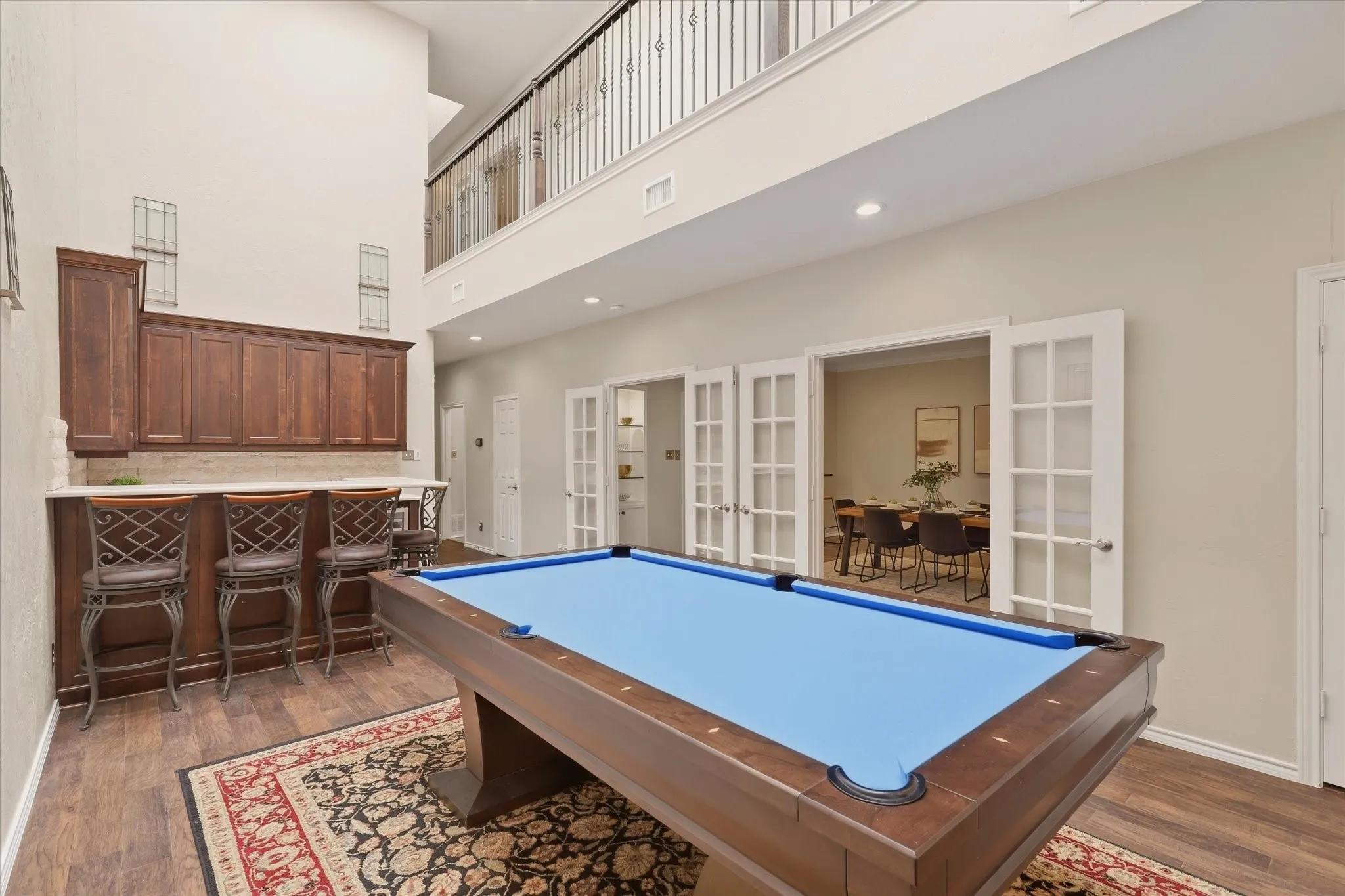 Townhouse For Sale in Dallas County , 3465 Courtyard Circle, Farmers Branch, Texas 75234, 3 Bedroom, 4 Bathroom, 2 Garage spaces, 3,618 Sqft, built in 1983, mls#21381084, Real Estate Agent in Farmers Branch, Homes For Sale in Dallas county, Homes For Sale in Farmers Branch, Realtor in Farmers Branch Texas, Real Estate Brokerage Independent Realty Texas, Luminita Cordes Realtor
