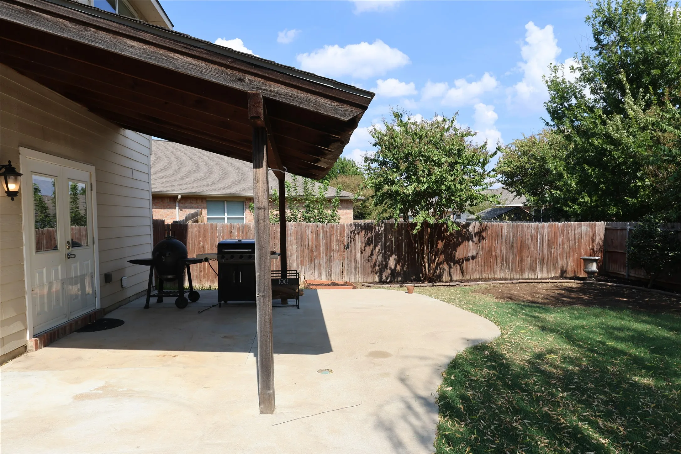 Single Family Residence For Sale in Tarrant County , 12012 Ringtail Drive, Fort Worth, Texas 76244, 4 Bedroom, 3 Bathroom, 2 Garage spaces, 2,597 Sqft, built in 2005, mls#21380607, Real Estate Agent in Fort Worth, Homes For Sale in Tarrant county, Homes For Sale in Fort Worth, Realtor in Fort Worth Texas, Real Estate Brokerage Independent Realty Texas, Luminita Cordes Realtor