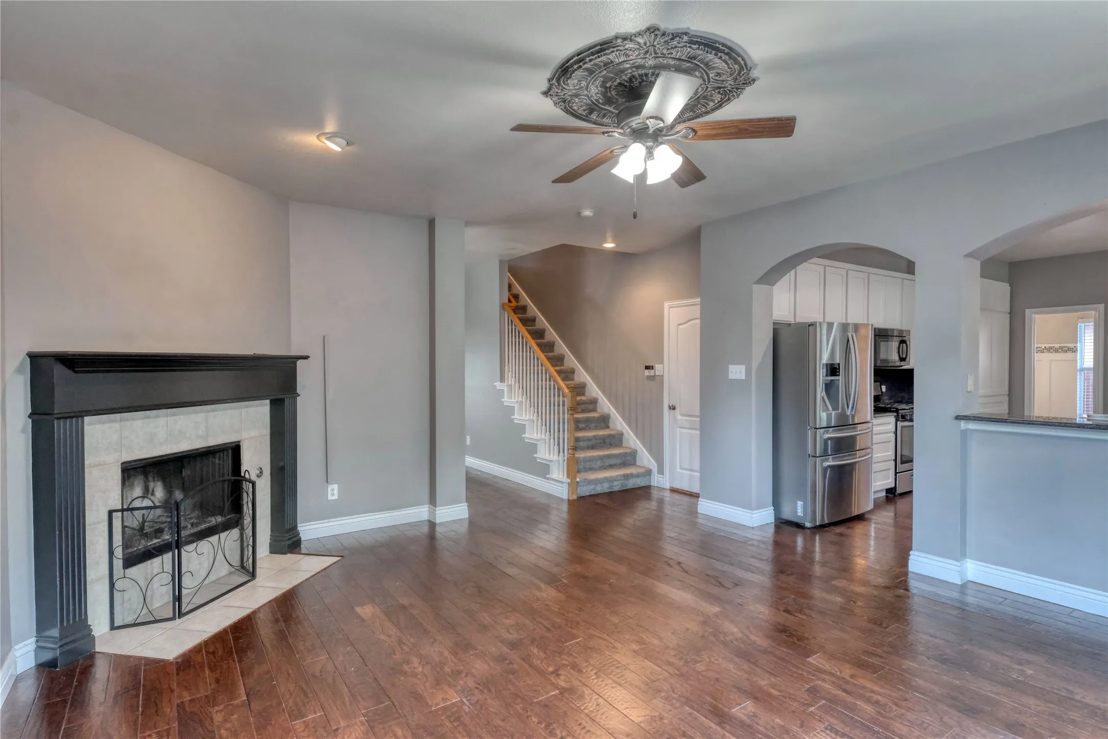 Single Family Residence For Sale in Tarrant County , 12012 Ringtail Drive, Fort Worth, Texas 76244, 4 Bedroom, 3 Bathroom, 2 Garage spaces, 2,597 Sqft, built in 2005, mls#21380607, Real Estate Agent in Fort Worth, Homes For Sale in Tarrant county, Homes For Sale in Fort Worth, Realtor in Fort Worth Texas, Real Estate Brokerage Independent Realty Texas, Luminita Cordes Realtor