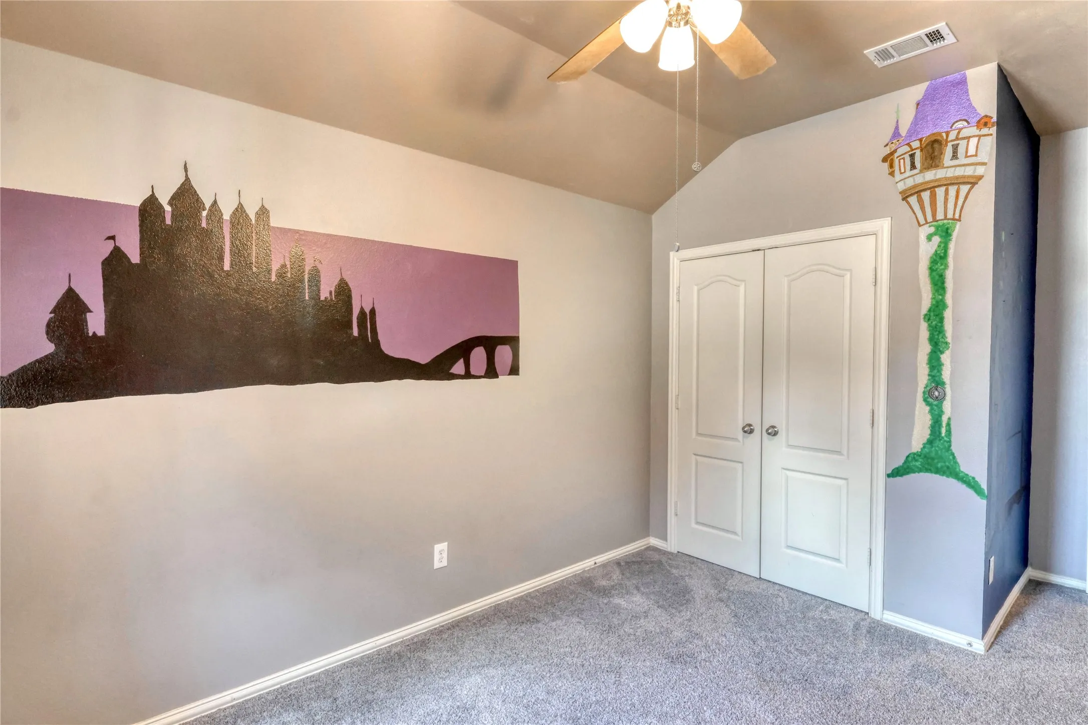 Single Family Residence For Sale in Tarrant County , 12012 Ringtail Drive, Fort Worth, Texas 76244, 4 Bedroom, 3 Bathroom, 2 Garage spaces, 2,597 Sqft, built in 2005, mls#21380607, Real Estate Agent in Fort Worth, Homes For Sale in Tarrant county, Homes For Sale in Fort Worth, Realtor in Fort Worth Texas, Real Estate Brokerage Independent Realty Texas, Luminita Cordes Realtor