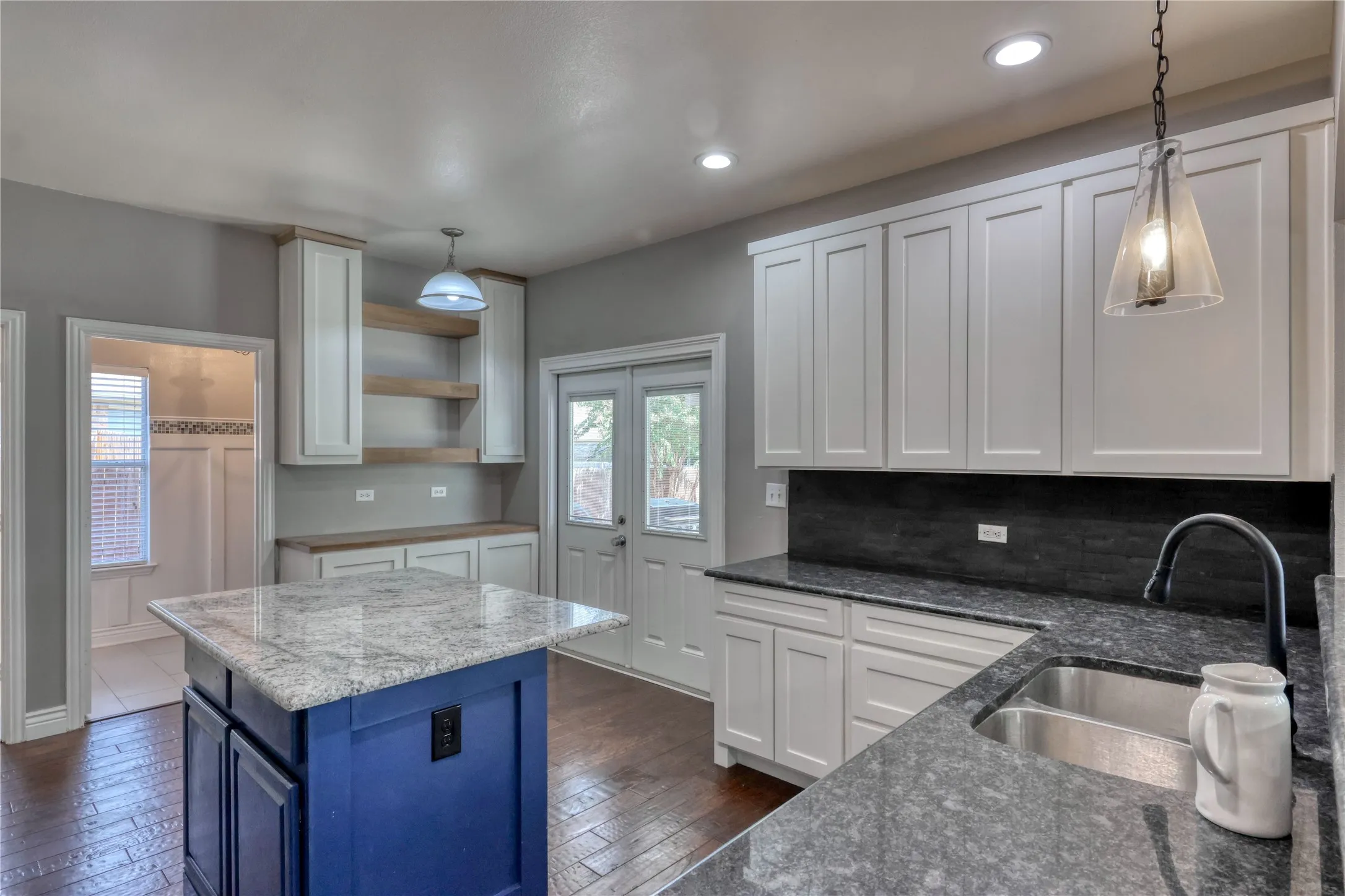 Single Family Residence For Sale in Tarrant County , 12012 Ringtail Drive, Fort Worth, Texas 76244, 4 Bedroom, 3 Bathroom, 2 Garage spaces, 2,597 Sqft, built in 2005, mls#21380607, Real Estate Agent in Fort Worth, Homes For Sale in Tarrant county, Homes For Sale in Fort Worth, Realtor in Fort Worth Texas, Real Estate Brokerage Independent Realty Texas, Luminita Cordes Realtor