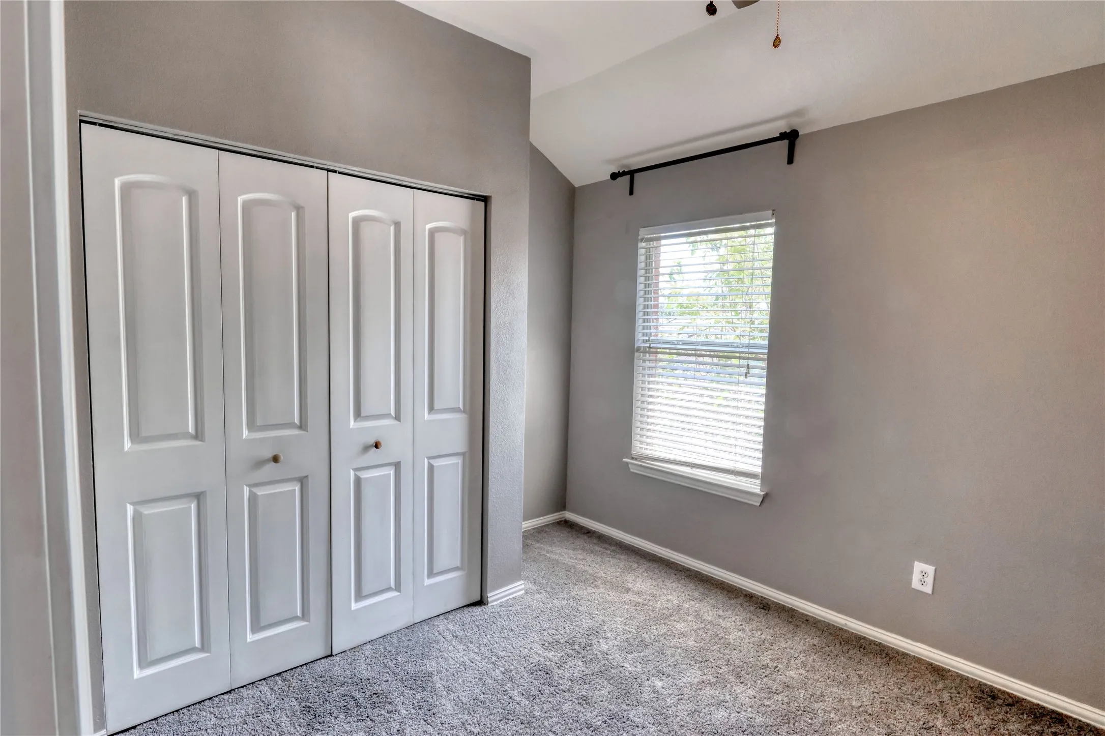 Single Family Residence For Sale in Tarrant County , 12012 Ringtail Drive, Fort Worth, Texas 76244, 4 Bedroom, 3 Bathroom, 2 Garage spaces, 2,597 Sqft, built in 2005, mls#21380607, Real Estate Agent in Fort Worth, Homes For Sale in Tarrant county, Homes For Sale in Fort Worth, Realtor in Fort Worth Texas, Real Estate Brokerage Independent Realty Texas, Luminita Cordes Realtor