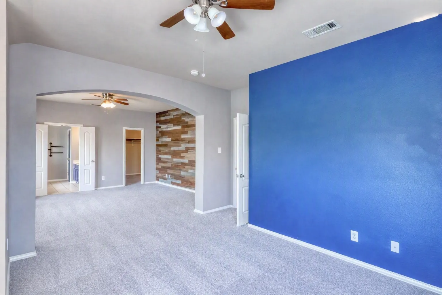 Single Family Residence For Sale in Tarrant County , 12012 Ringtail Drive, Fort Worth, Texas 76244, 4 Bedroom, 3 Bathroom, 2 Garage spaces, 2,597 Sqft, built in 2005, mls#21380607, Real Estate Agent in Fort Worth, Homes For Sale in Tarrant county, Homes For Sale in Fort Worth, Realtor in Fort Worth Texas, Real Estate Brokerage Independent Realty Texas, Luminita Cordes Realtor