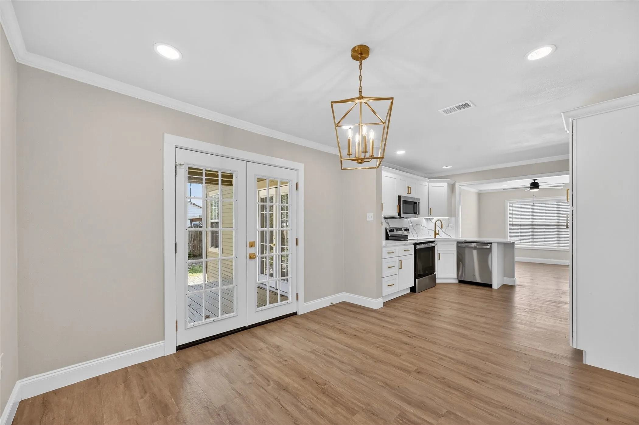 Single Family Residence For Rent in Collin County , 115 S Morris Street, Mc Kinney, Texas 75069, 4 Bedroom, 2 Bathroom, Garage spaces, 1,426 Sqft, built in 1950, mls#21380792, Real Estate Agent in Mc Kinney, Homes For Rent in Collin county, Homes For Rent in Mc Kinney, Realtor in Mc Kinney Texas, Real Estate Brokerage Independent Realty Texas, Luminita Cordes Realtor
