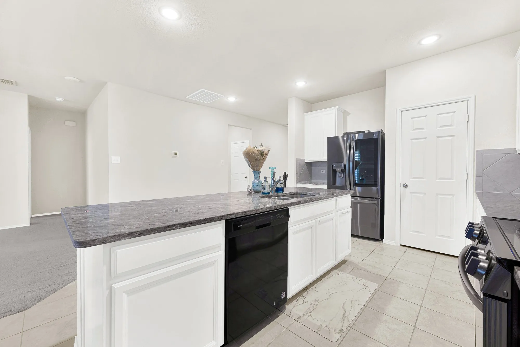 Single Family Residence For Sale in Kaufman County , 1020 Voca Drive, Forney, Texas 75126, 4 Bedroom, 3 Bathroom, 2 Garage spaces, 2,498 Sqft, built in 2020, mls#21381087, Real Estate Agent in Forney, Homes For Sale in Kaufman county, Homes For Sale in Forney, Realtor in Forney Texas, Real Estate Brokerage Independent Realty Texas, Luminita Cordes Realtor