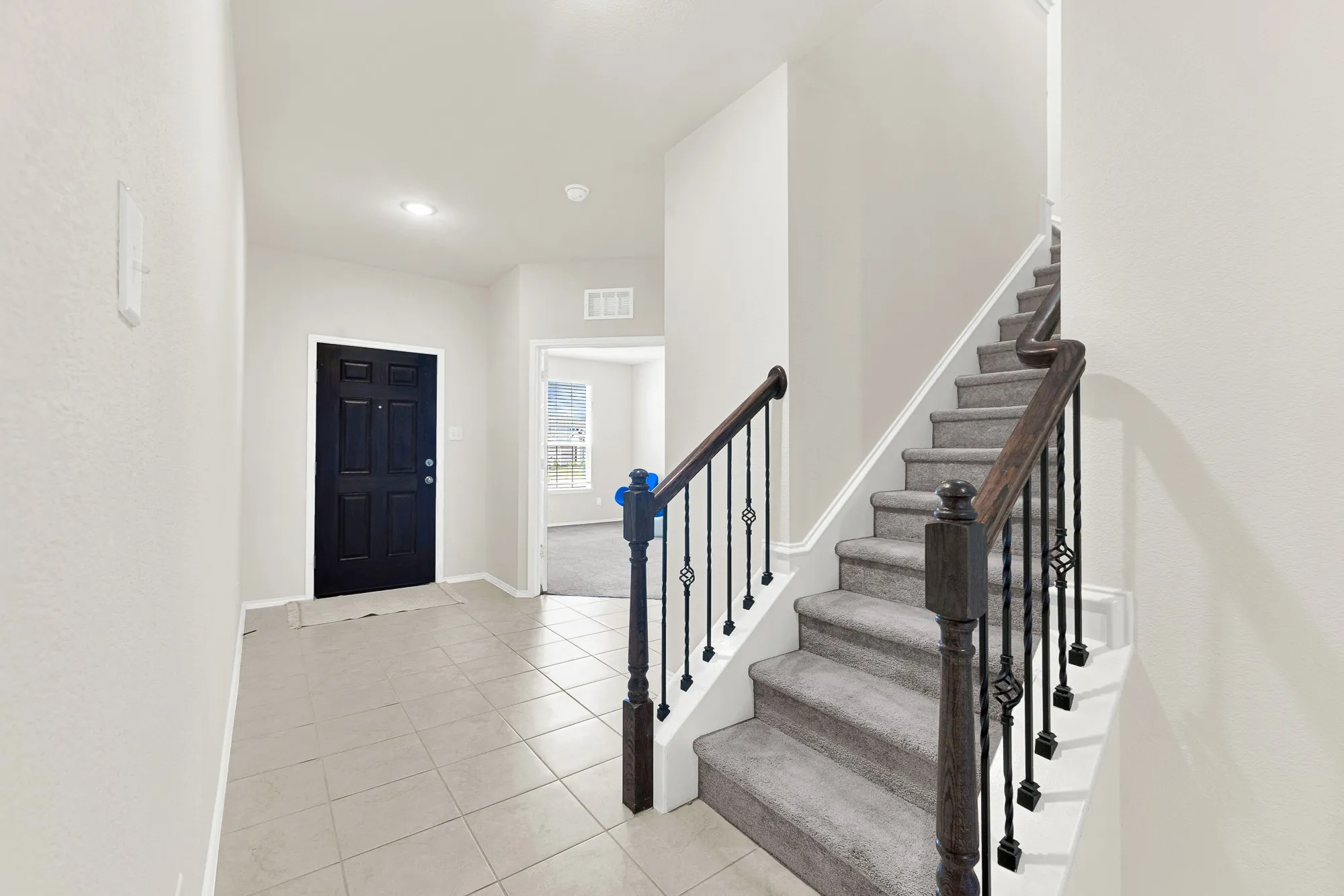 Single Family Residence For Sale in Kaufman County , 1020 Voca Drive, Forney, Texas 75126, 4 Bedroom, 3 Bathroom, 2 Garage spaces, 2,498 Sqft, built in 2020, mls#21381087, Real Estate Agent in Forney, Homes For Sale in Kaufman county, Homes For Sale in Forney, Realtor in Forney Texas, Real Estate Brokerage Independent Realty Texas, Luminita Cordes Realtor