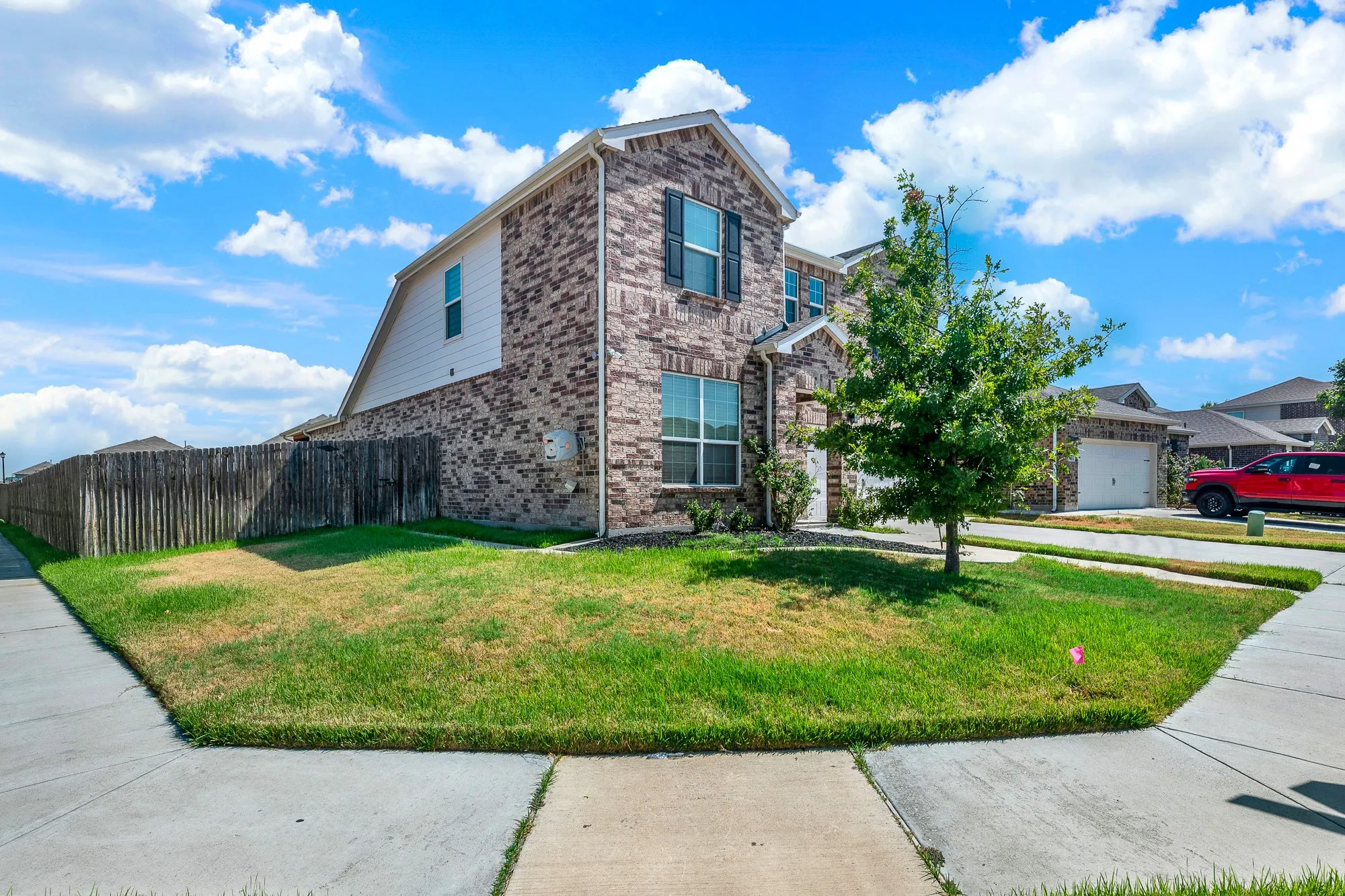 Single Family Residence For Sale in Kaufman County , 1020 Voca Drive, Forney, Texas 75126, 4 Bedroom, 3 Bathroom, 2 Garage spaces, 2,498 Sqft, built in 2020, mls#21381087, Real Estate Agent in Forney, Homes For Sale in Kaufman county, Homes For Sale in Forney, Realtor in Forney Texas, Real Estate Brokerage Independent Realty Texas, Luminita Cordes Realtor