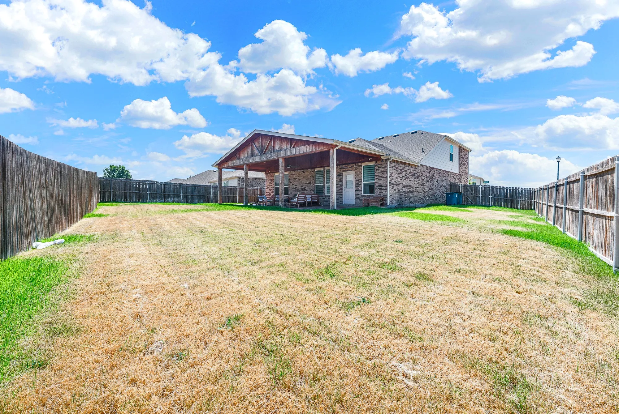 Single Family Residence For Sale in Kaufman County , 1020 Voca Drive, Forney, Texas 75126, 4 Bedroom, 3 Bathroom, 2 Garage spaces, 2,498 Sqft, built in 2020, mls#21381087, Real Estate Agent in Forney, Homes For Sale in Kaufman county, Homes For Sale in Forney, Realtor in Forney Texas, Real Estate Brokerage Independent Realty Texas, Luminita Cordes Realtor