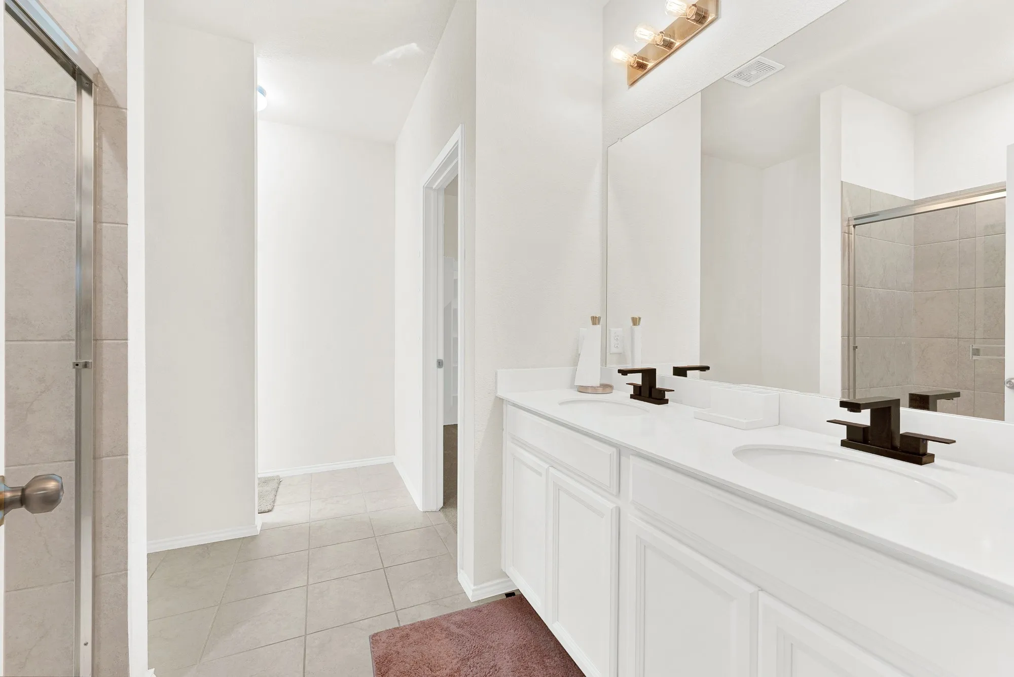Single Family Residence For Sale in Kaufman County , 1020 Voca Drive, Forney, Texas 75126, 4 Bedroom, 3 Bathroom, 2 Garage spaces, 2,498 Sqft, built in 2020, mls#21381087, Real Estate Agent in Forney, Homes For Sale in Kaufman county, Homes For Sale in Forney, Realtor in Forney Texas, Real Estate Brokerage Independent Realty Texas, Luminita Cordes Realtor