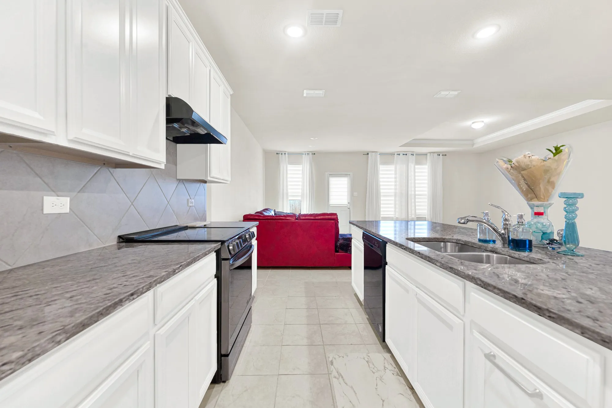 Single Family Residence For Sale in Kaufman County , 1020 Voca Drive, Forney, Texas 75126, 4 Bedroom, 3 Bathroom, 2 Garage spaces, 2,498 Sqft, built in 2020, mls#21381087, Real Estate Agent in Forney, Homes For Sale in Kaufman county, Homes For Sale in Forney, Realtor in Forney Texas, Real Estate Brokerage Independent Realty Texas, Luminita Cordes Realtor