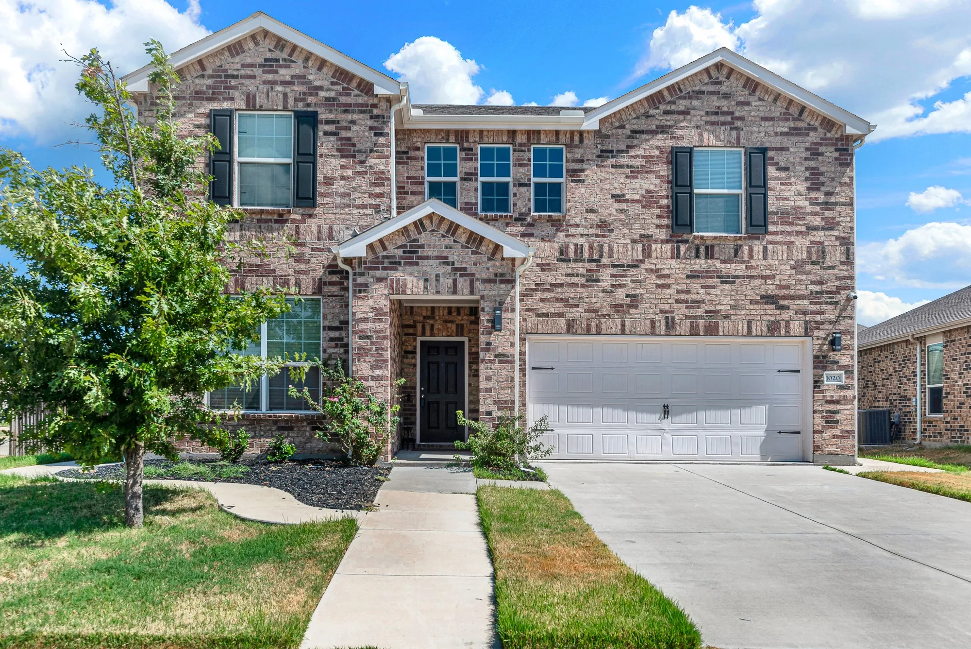 Single Family Residence For Sale in Kaufman County , 1020 Voca Drive, Forney, Texas 75126, 4 Bedroom, 3 Bathroom, 2 Garage spaces, 2,498 Sqft, built in 2020, mls#21381087, Real Estate Agent in Forney, Homes For Sale in Kaufman county, Homes For Sale in Forney, Realtor in Forney Texas, Real Estate Brokerage Independent Realty Texas, Luminita Cordes Realtor